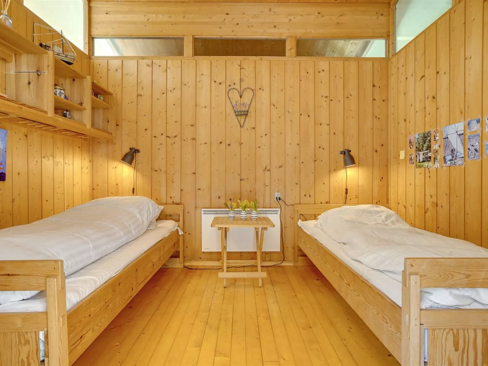 "Myrra" - 10m from the sea-Binnen