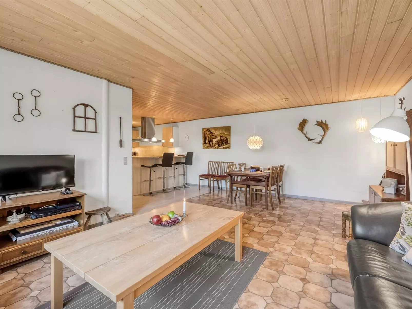 "Evina" - 17km to the fjord-Binnen