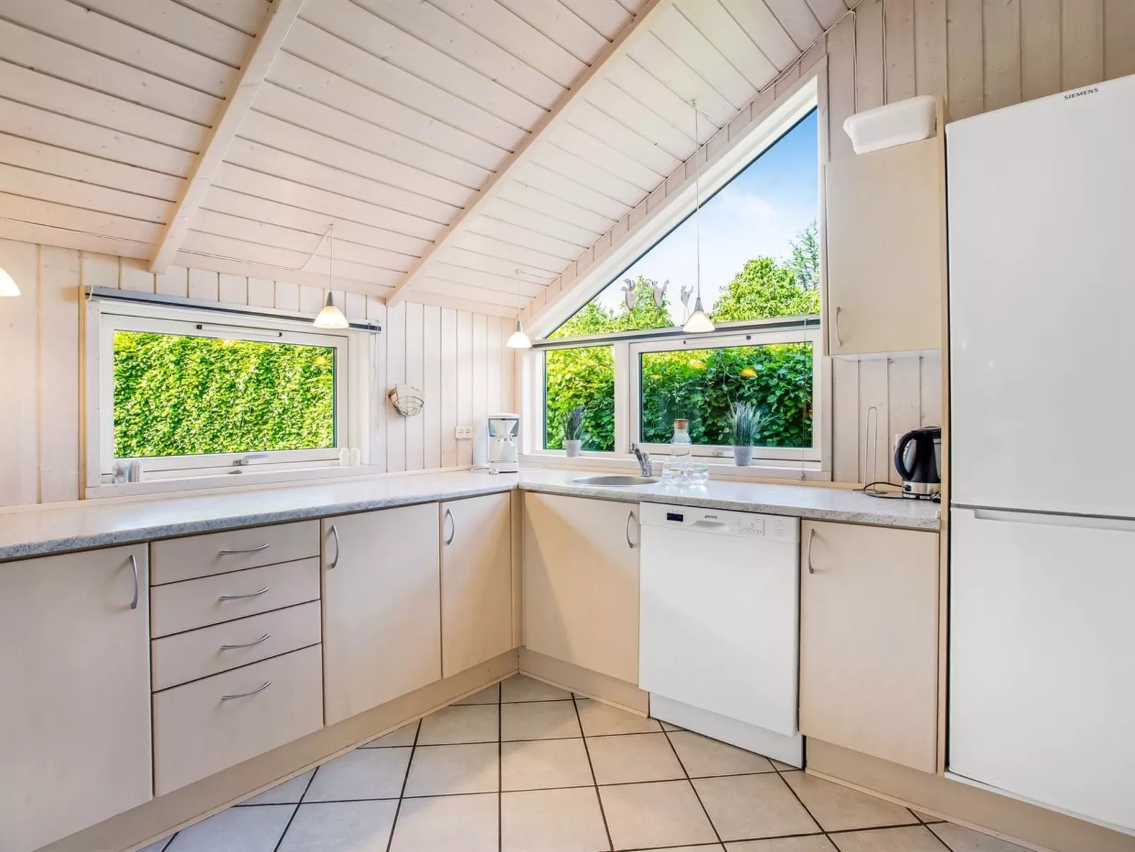 "Isving" - 1.1km to the fjord-Binnen