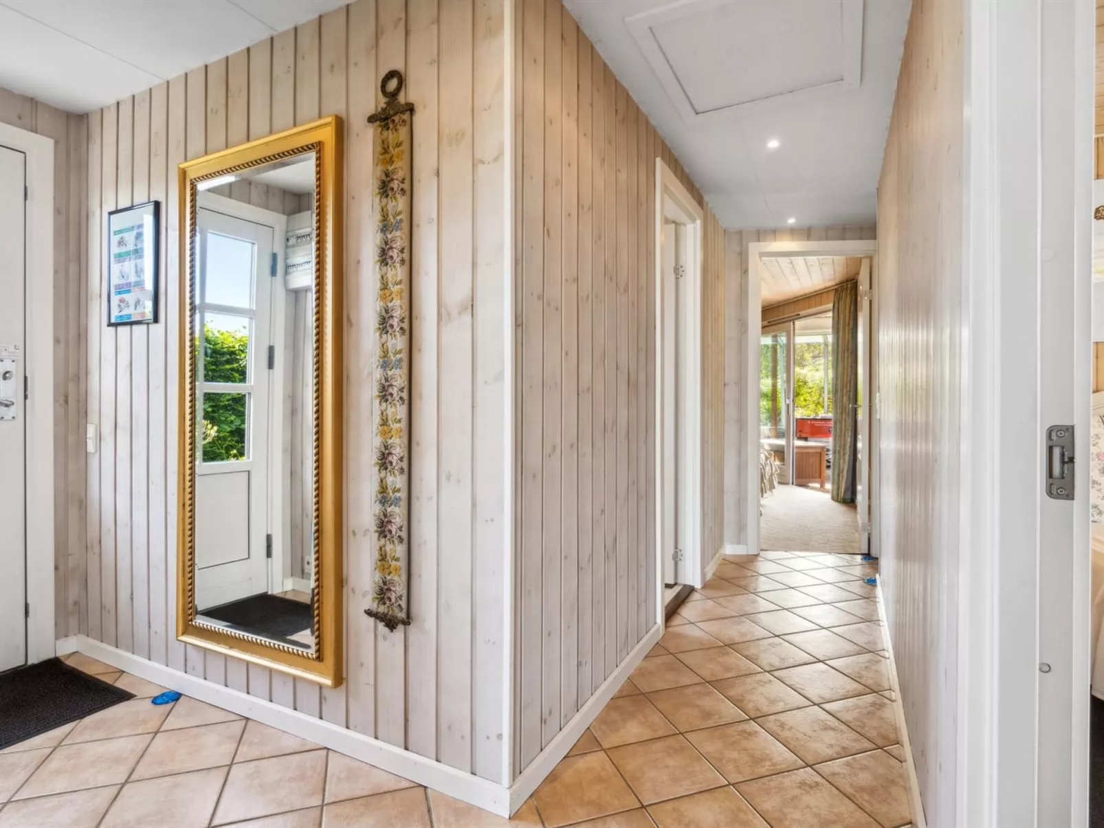 "Eleana" - 300m to the fjord-Binnen