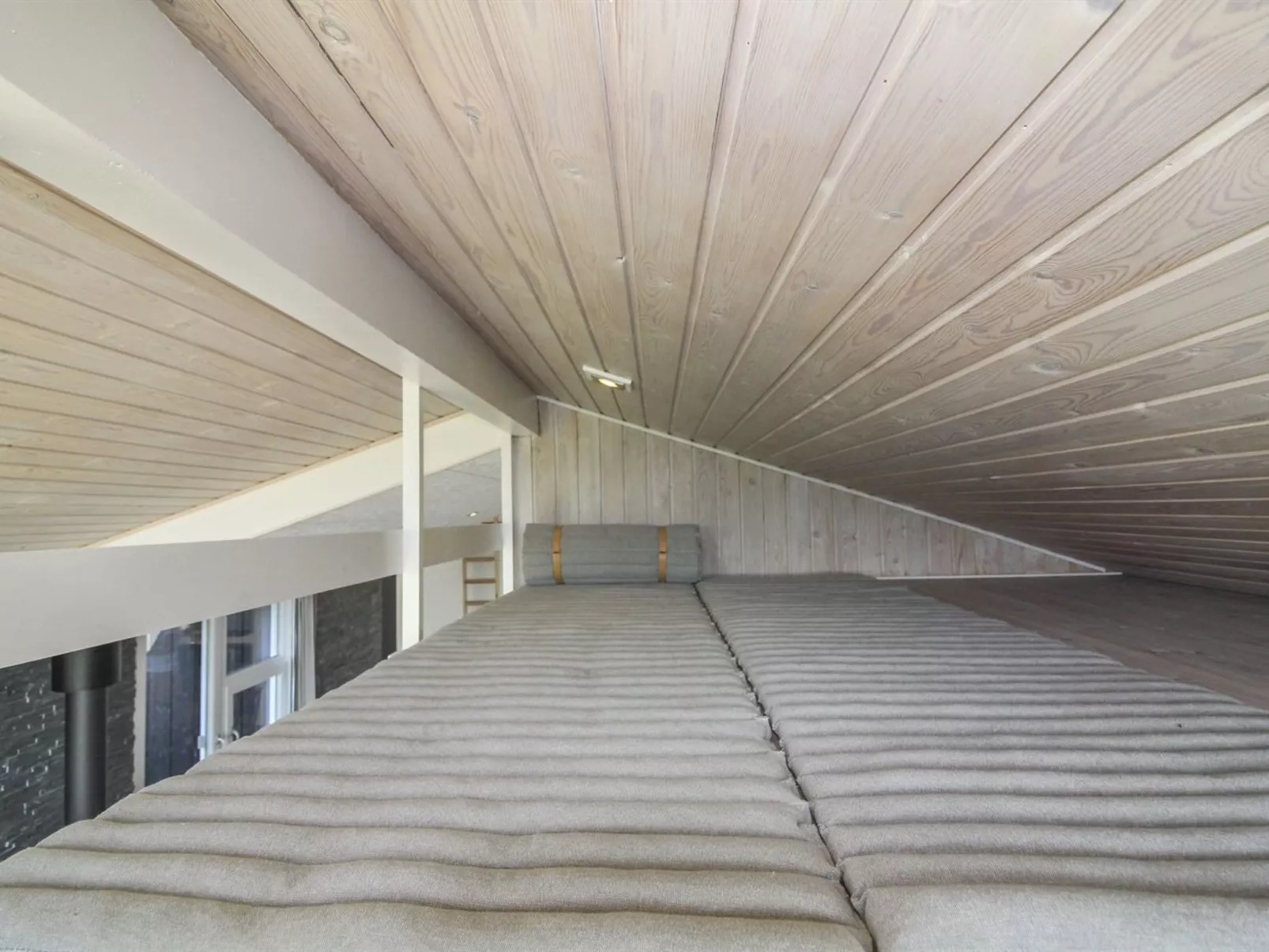 "Hroswitha" - 100m from the sea-Binnen