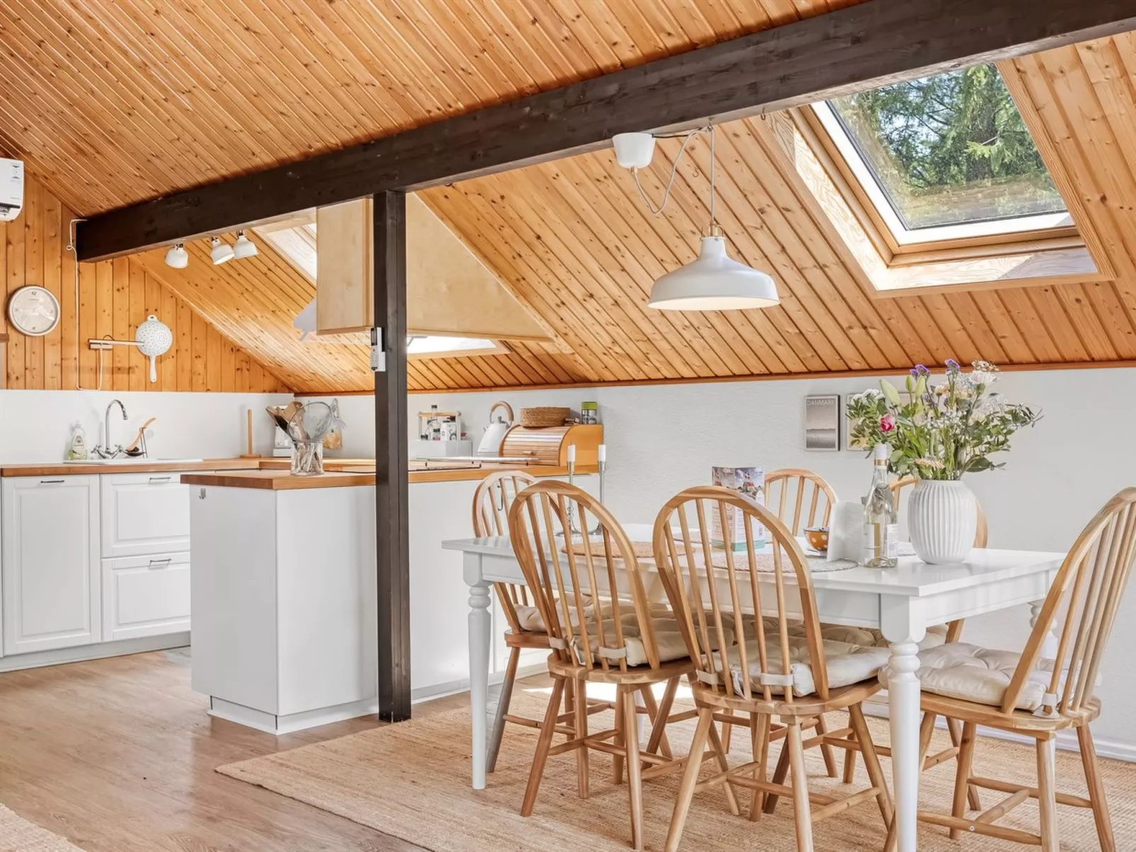 "Hilla" - 31km from the sea-Binnen