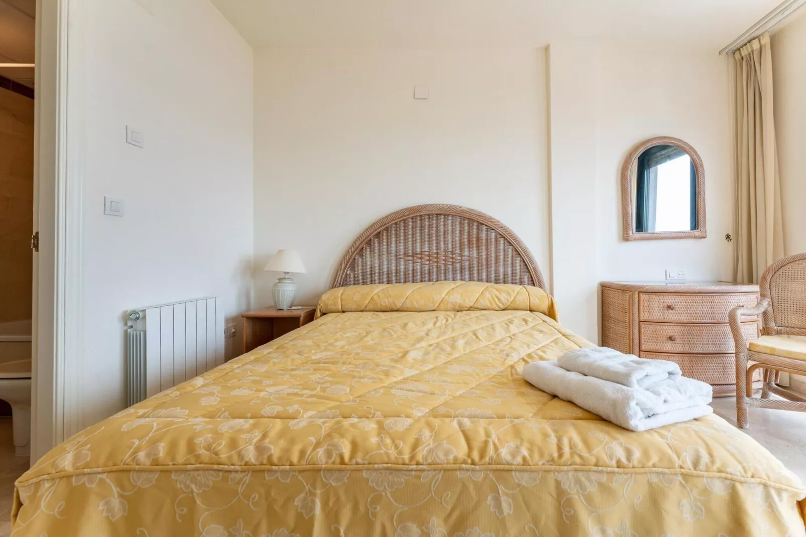 CT 237 GR - Carmenes Dream - Incredible Views-Slaapkamer