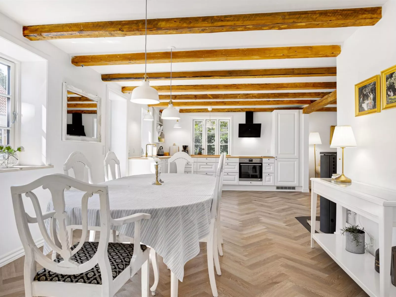 "Karmen" - 100m from the sea-Binnen