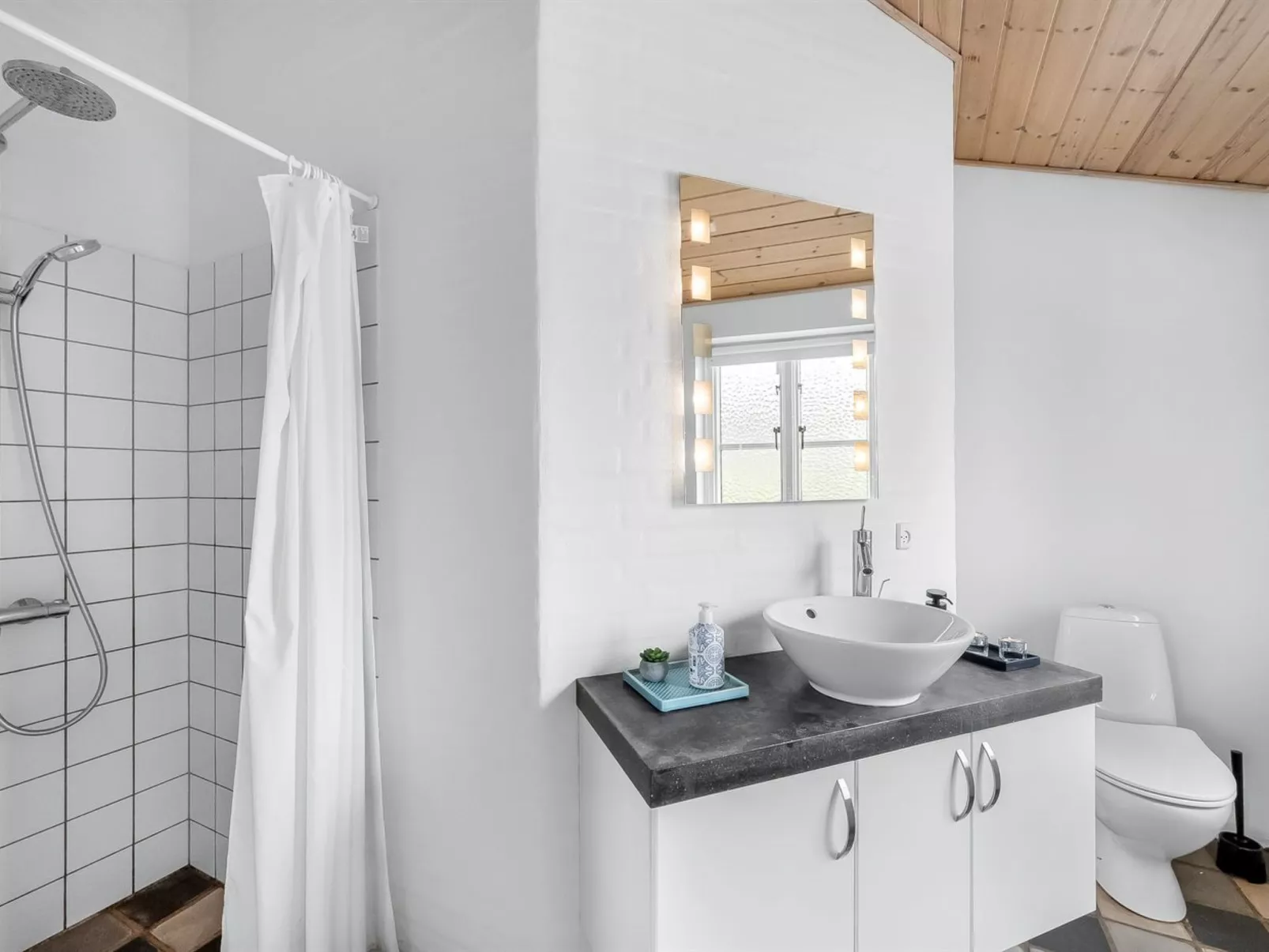 "Elfi" - 700m from the sea-Binnen