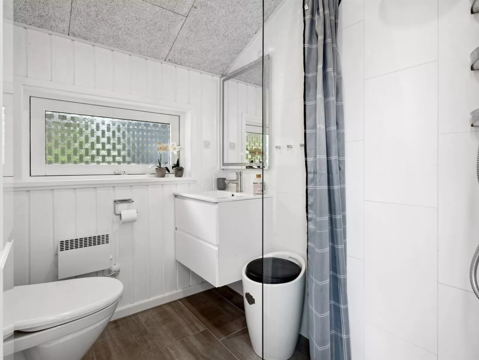 "Brynhild" - 30km from the sea-Binnen