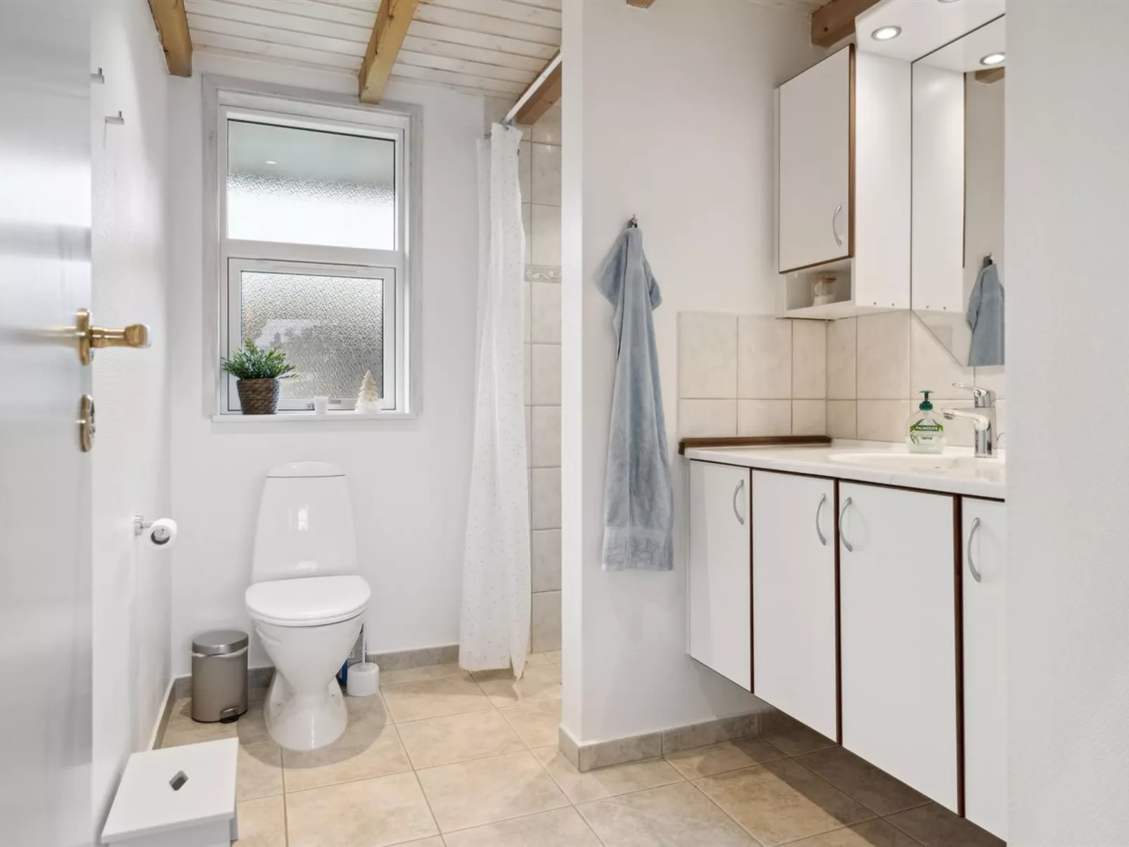 "Harald" - 300m from the sea-Binnen