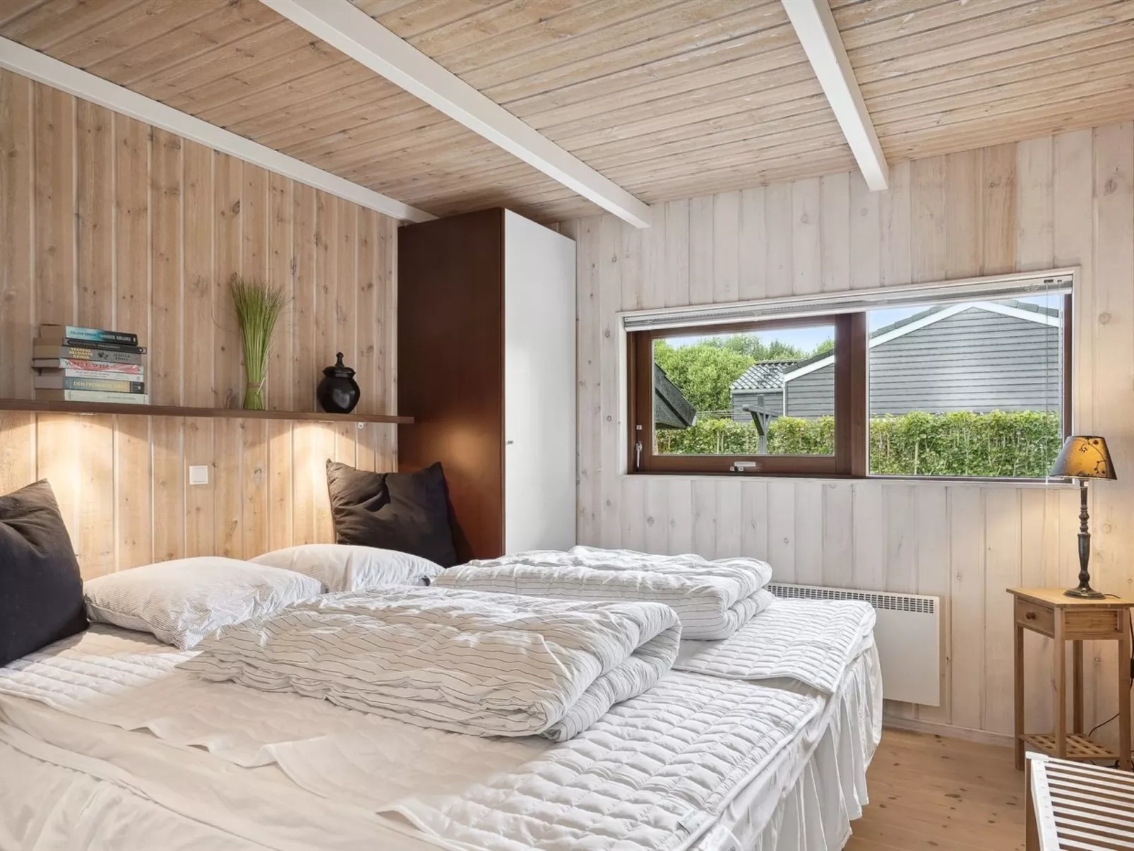 "Evald" - 400m from the sea-Binnen