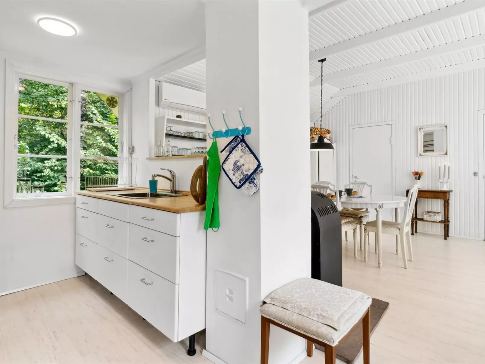 "Lucie" - 50m from the sea-Binnen