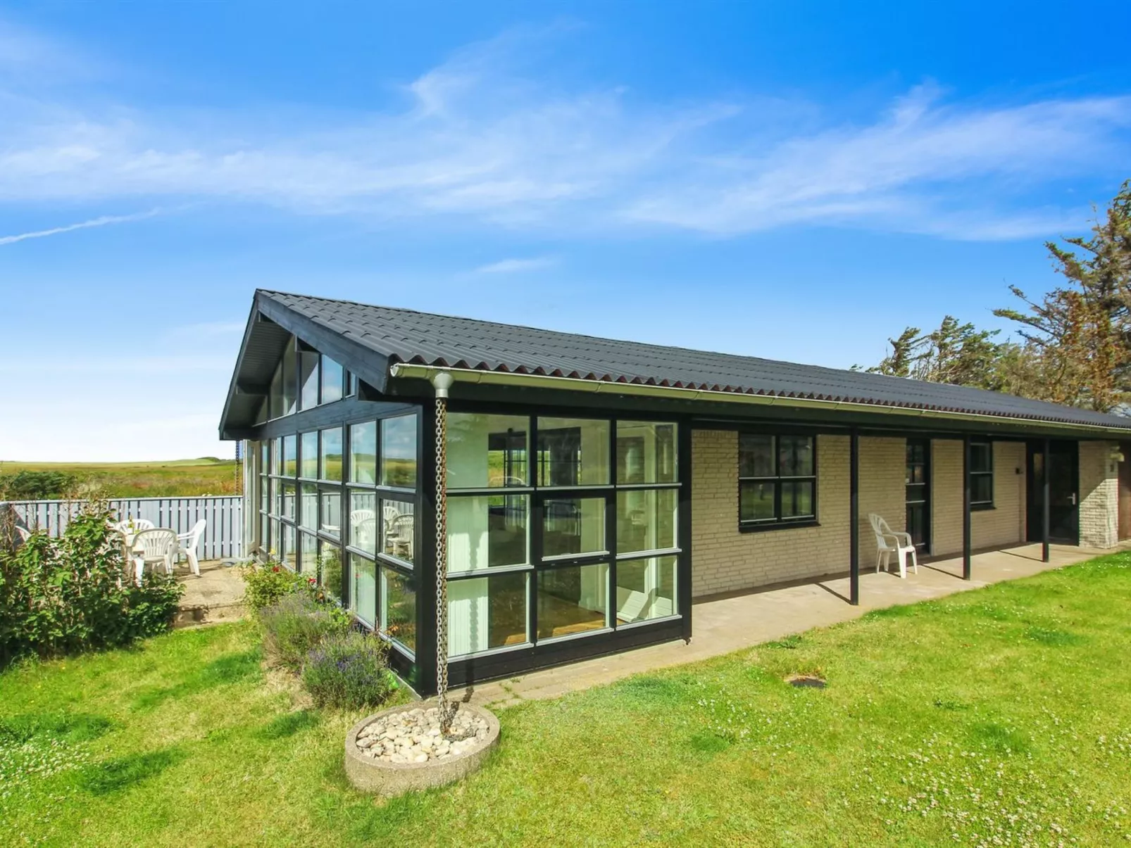 "Skyler" - 400m from the sea-Buiten