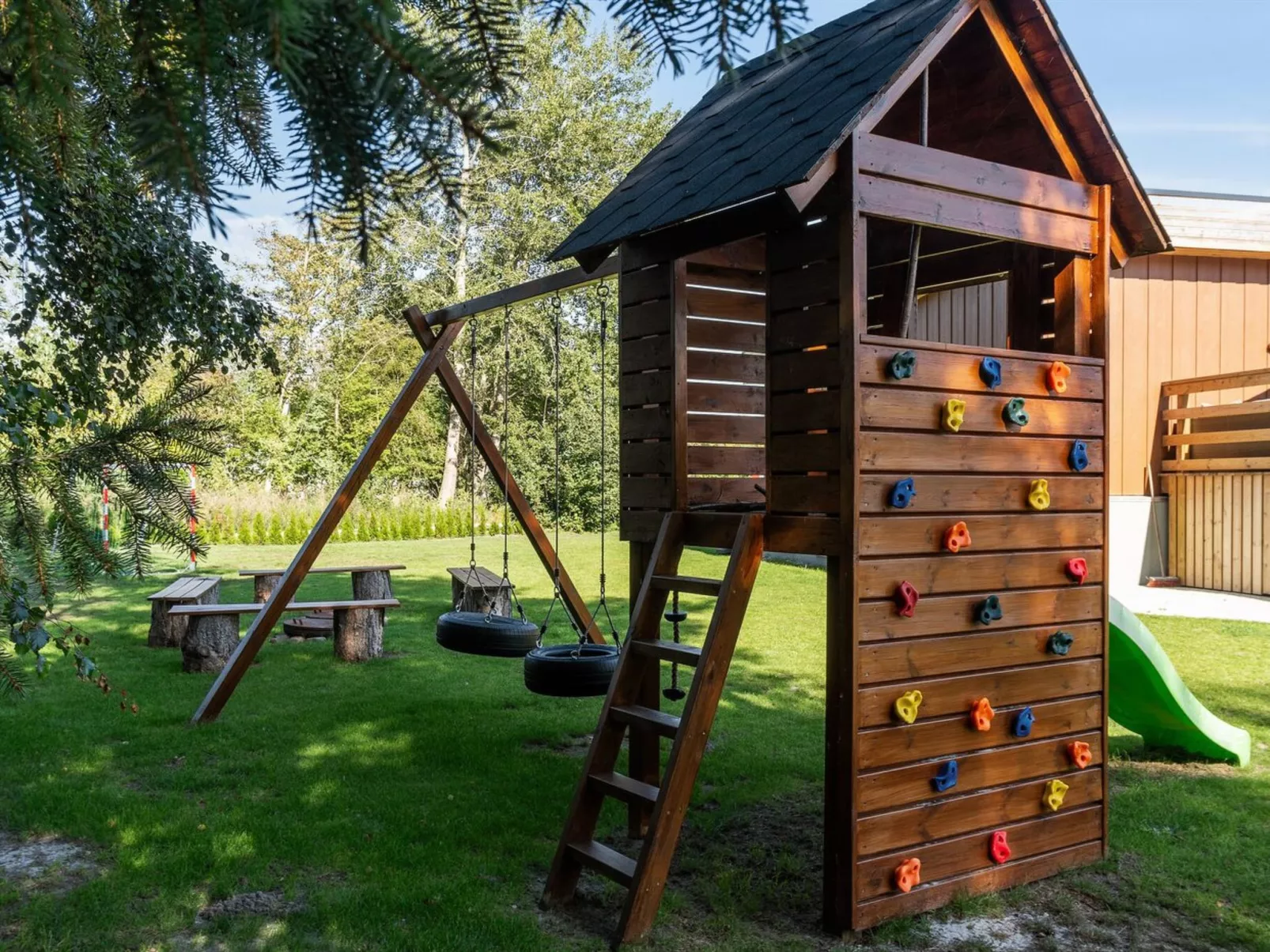 "Bjarka" - 700m from the sea-Buiten