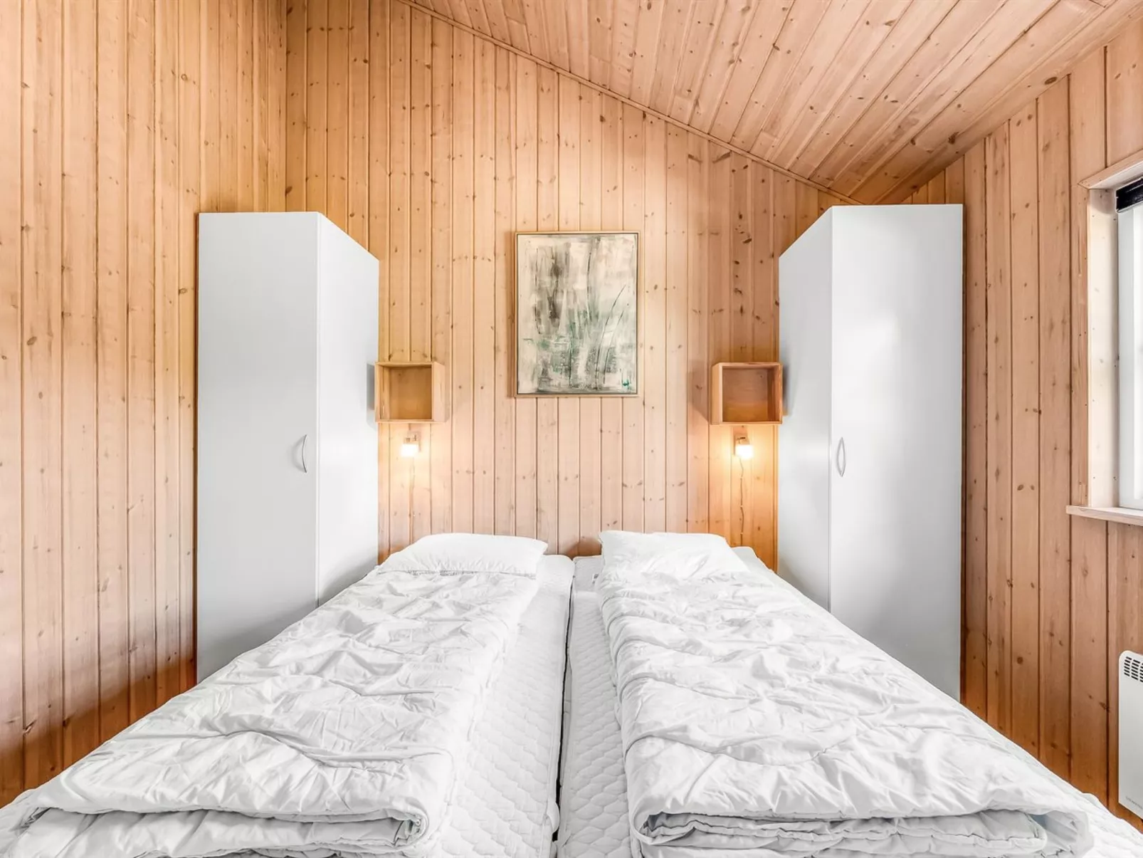 "Rekke" - 300m to the fjord-Binnen