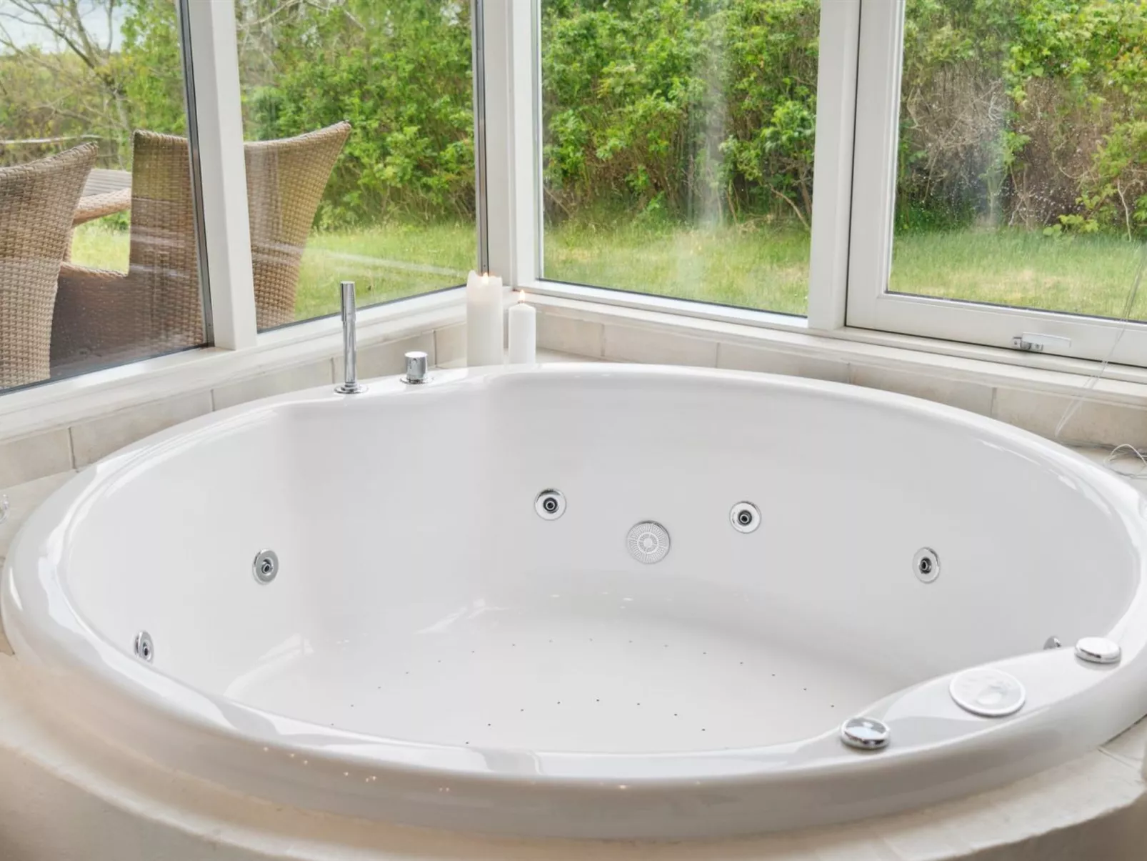 "Elspeth" - 25m from the sea-Binnen