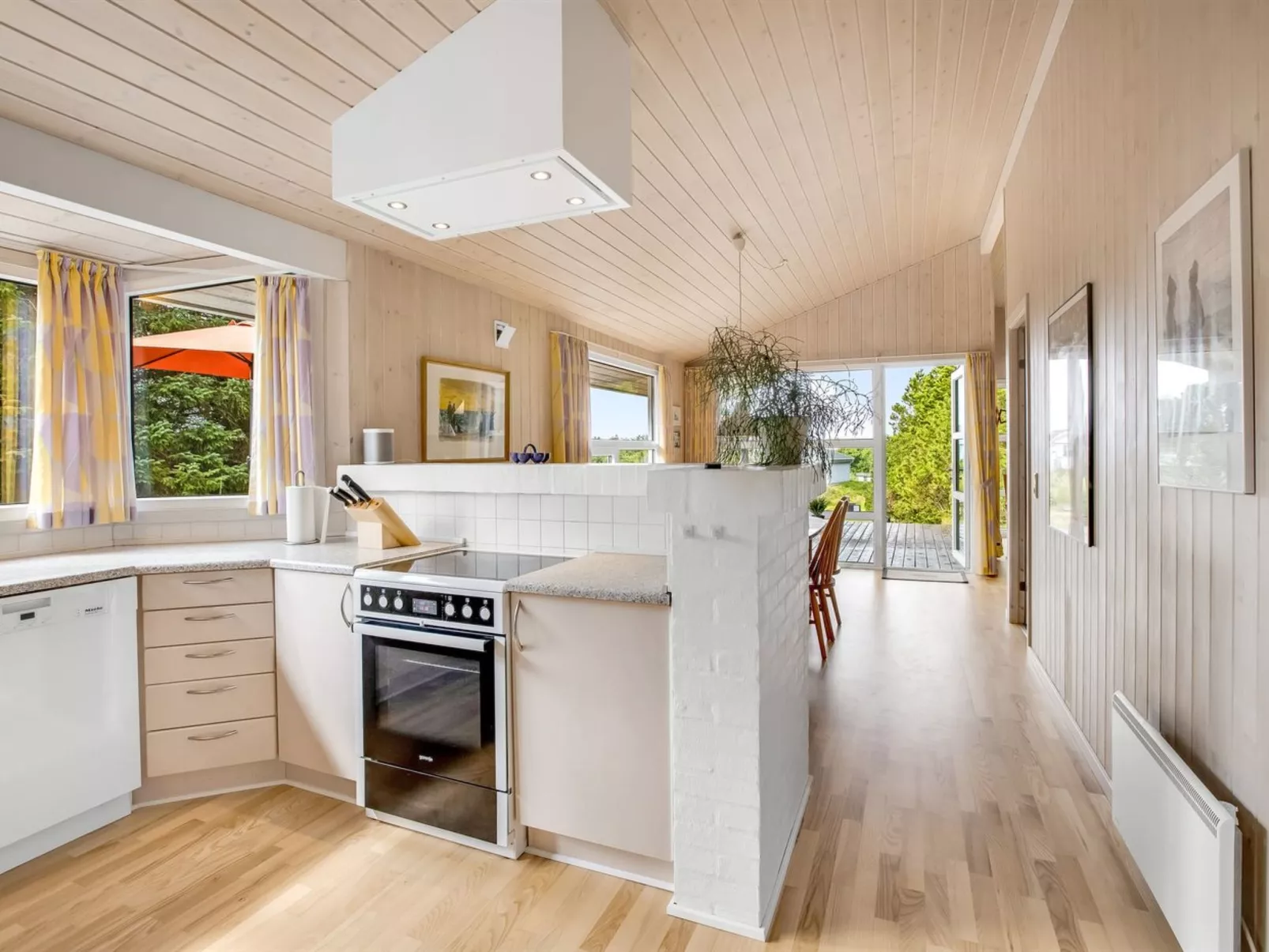 "Tineke" - 800m from the sea-Binnen