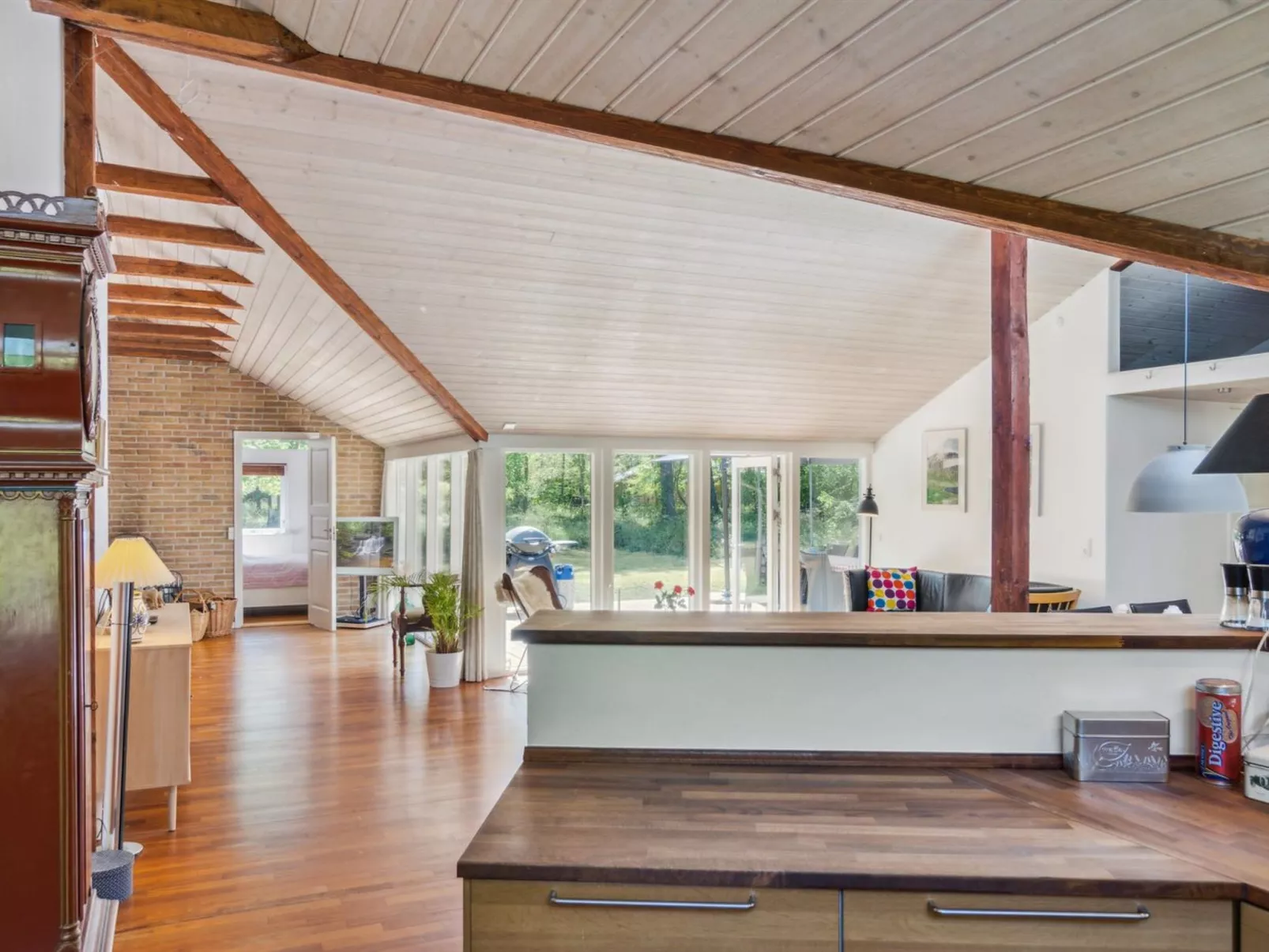 "Amina" - 1.1km from the sea-Binnen