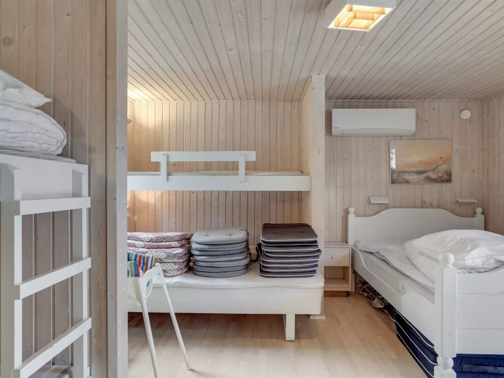 "Aneline" - 700m from the sea-Binnen