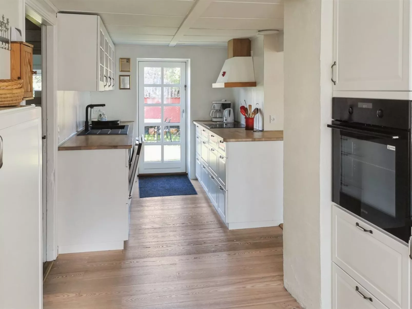 "Elvira" - 300m from the sea-Binnen