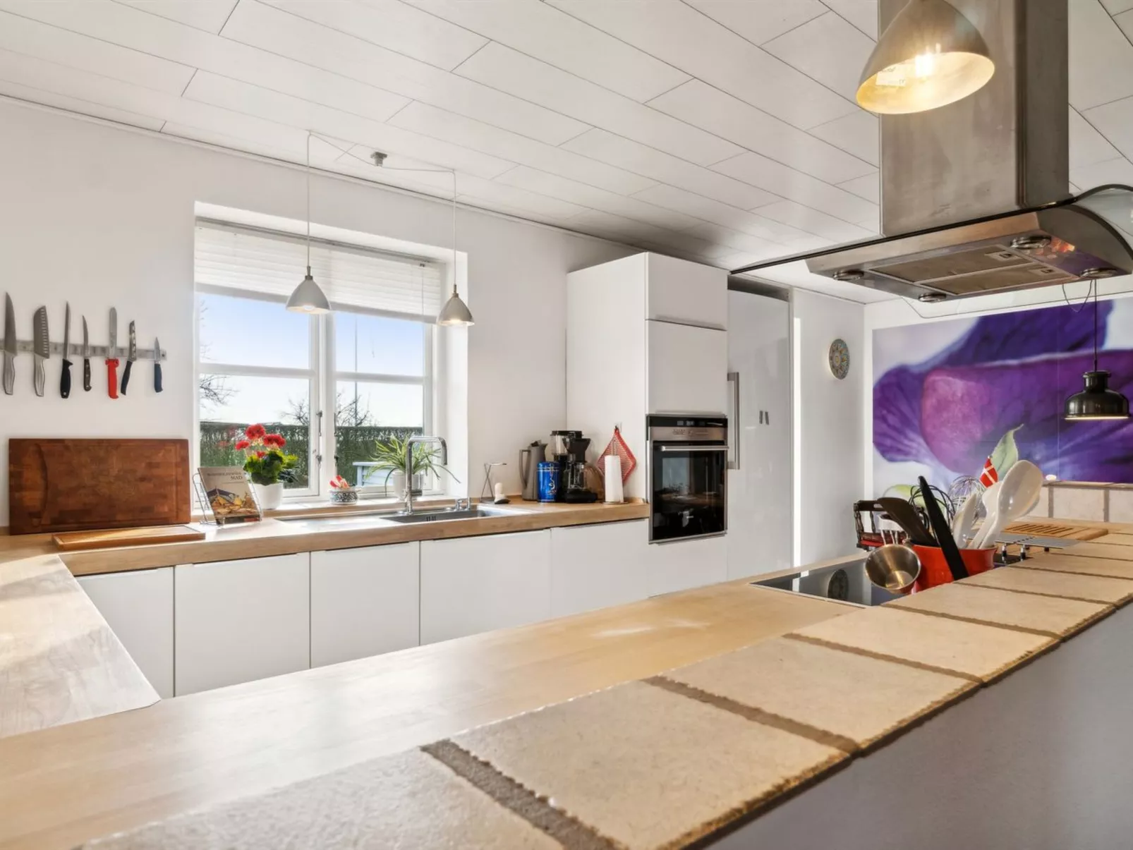 "Josie" - 700m from the sea-Binnen