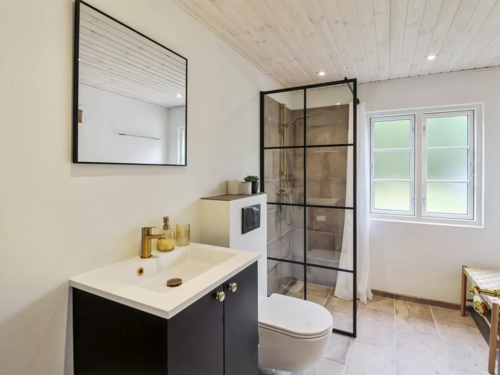 &quot;Hila&quot;-Binnen