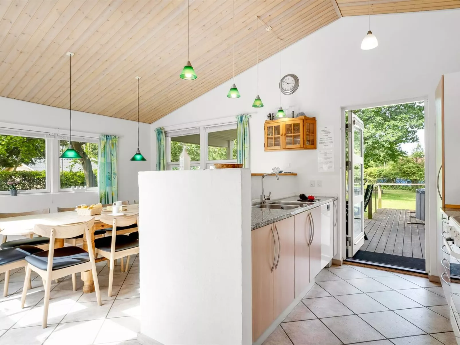 "Gravers" - 100m from the sea-Binnen