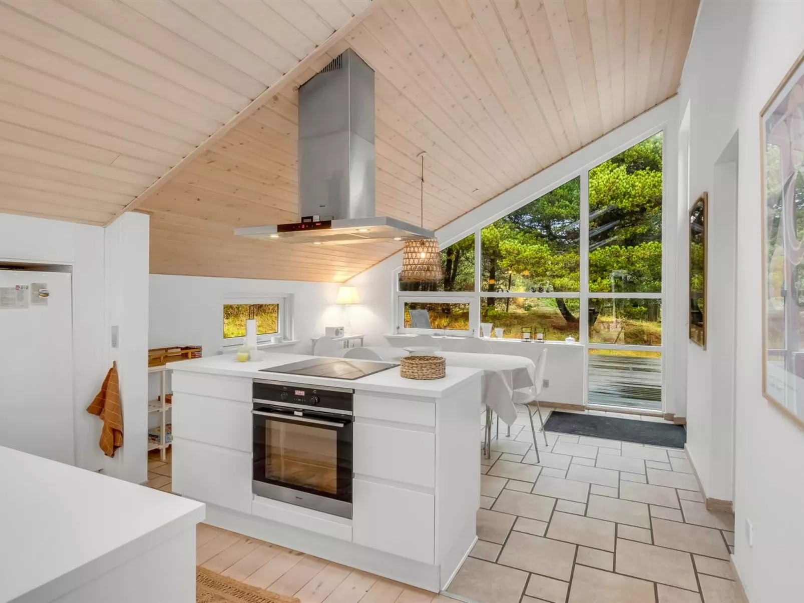 "Emila" - 2.2km from the sea-Binnen