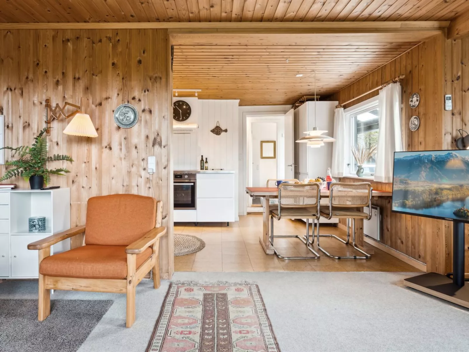 "Jukka" - 2km from the sea-Binnen