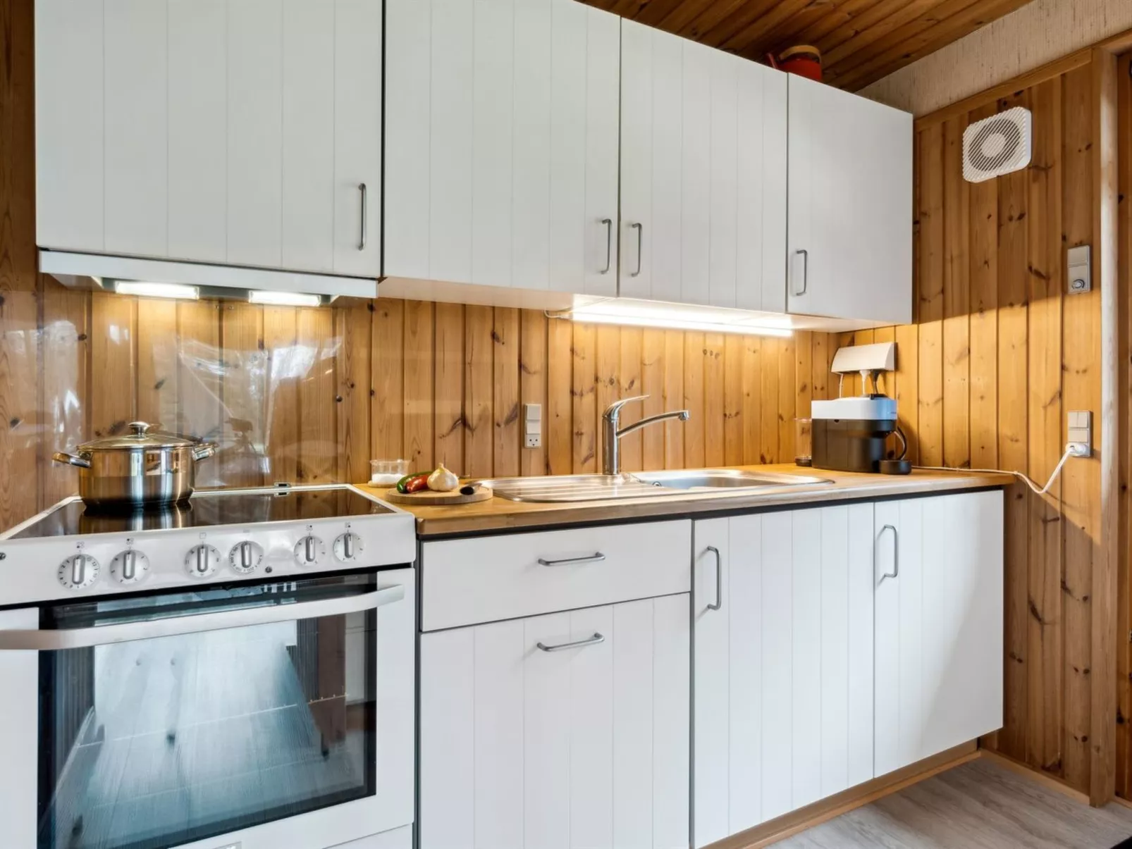 "Sofja" - 175m to the fjord-Binnen