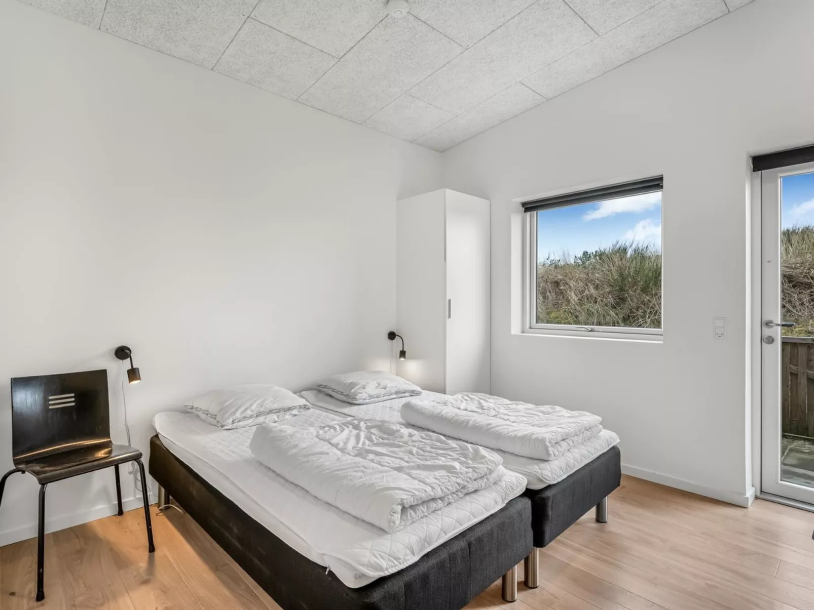 "Clarabelle" - 1.2km from the sea-Binnen