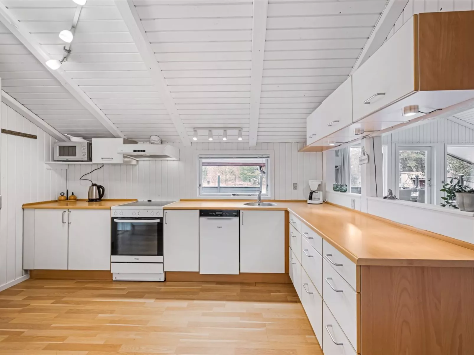 "Orm" - 2.3km from the sea-Binnen