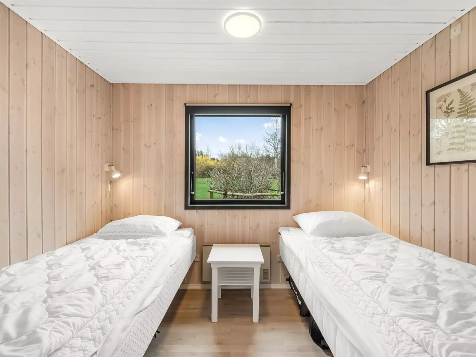 "Jule" - 1.3km to the fjord-Binnen