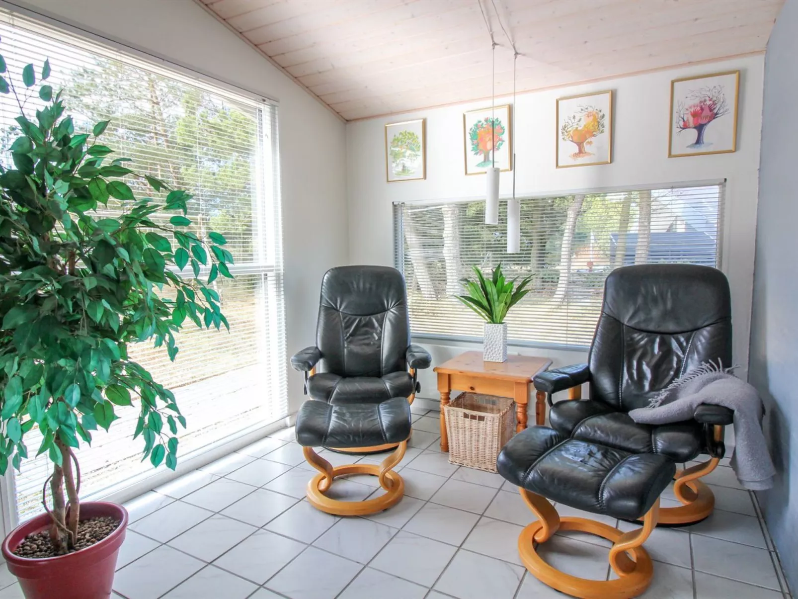 "Augustine" - 1.6km from the sea-Binnen