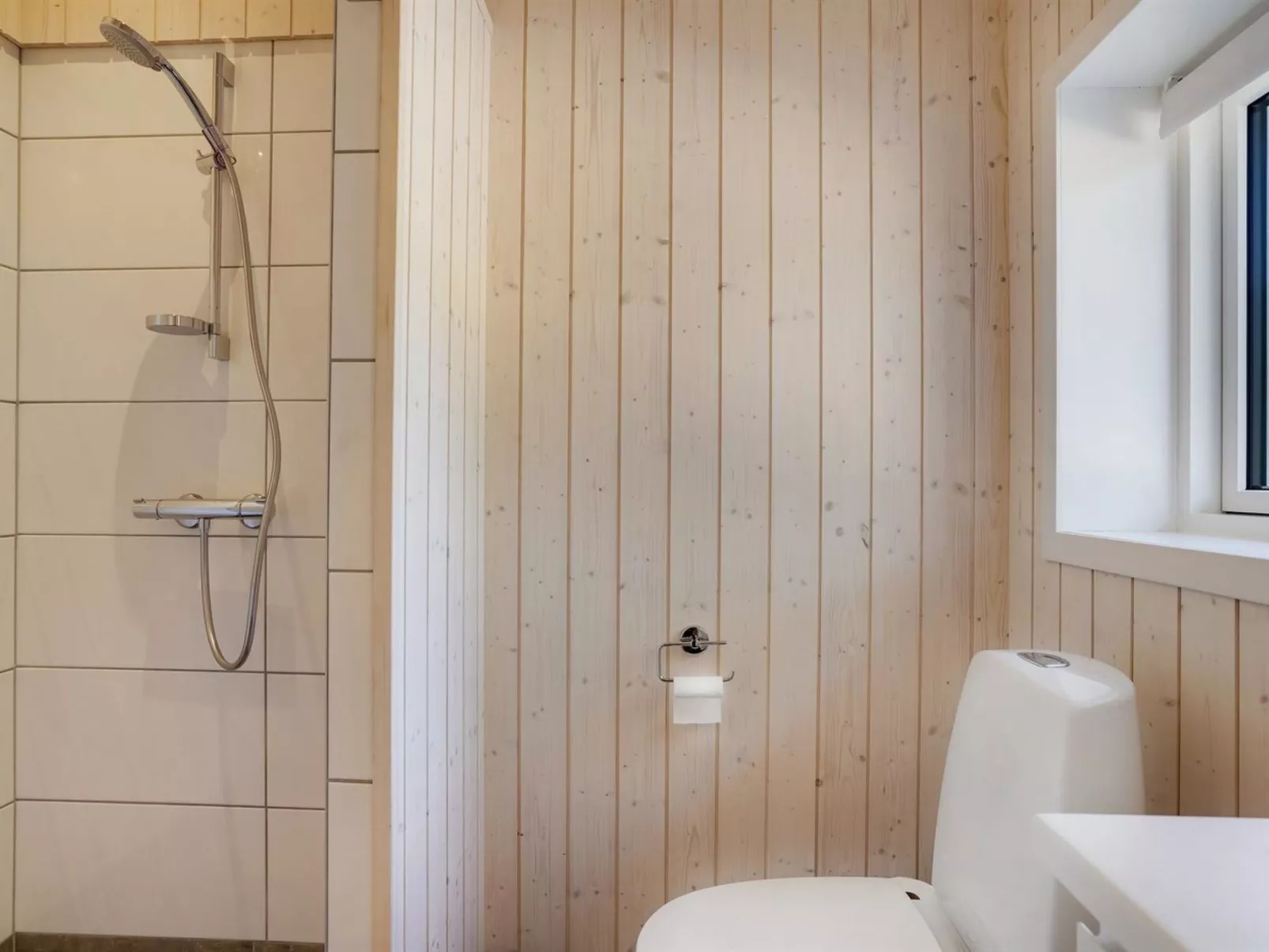 "Dior" - 1.4km from the sea-Binnen