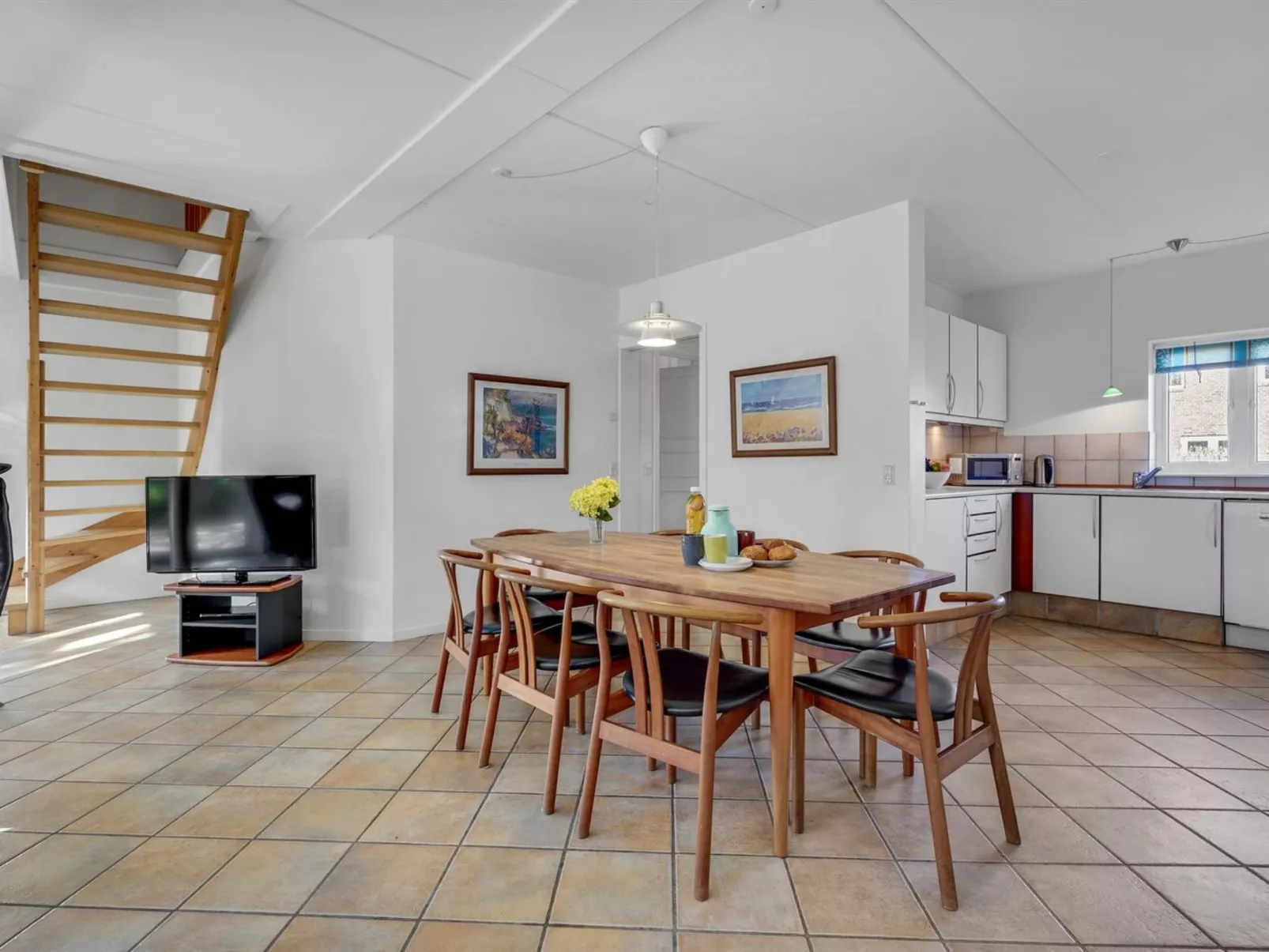 "Oneida" - 800m from the sea-Binnen