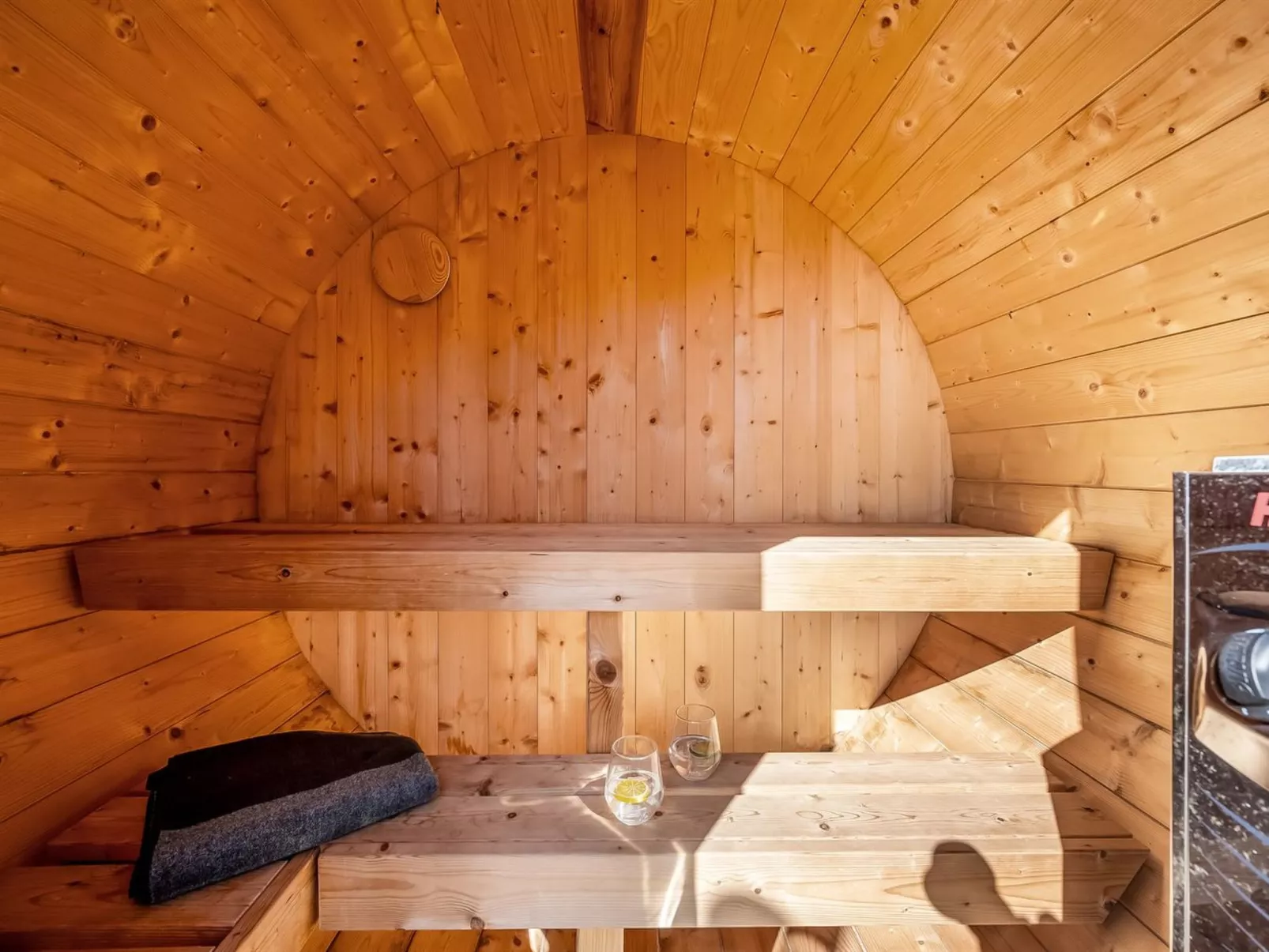 "Chenoa" - 350m from the sea-Buiten