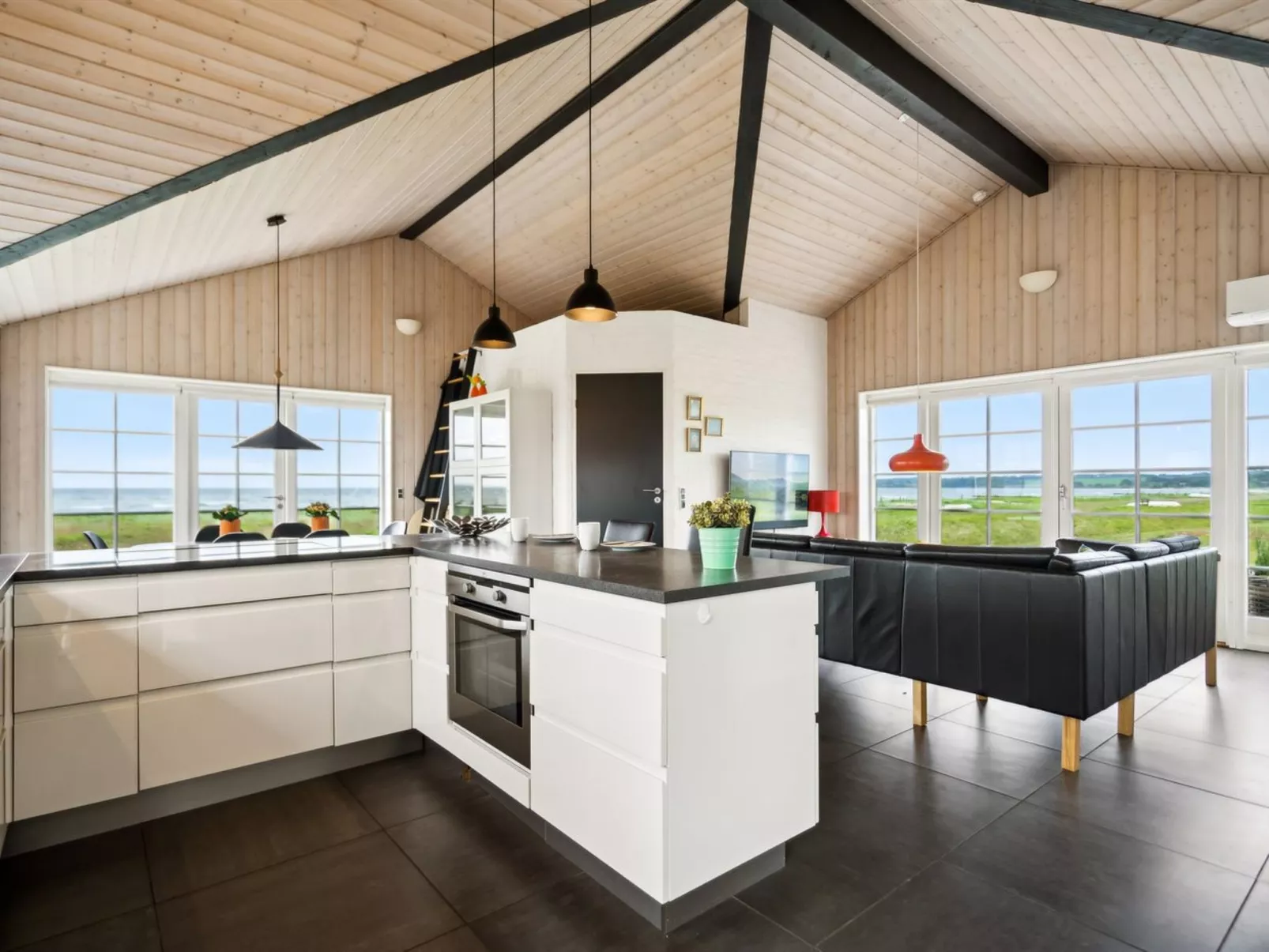 "Dory" - 30m from the sea-Binnen