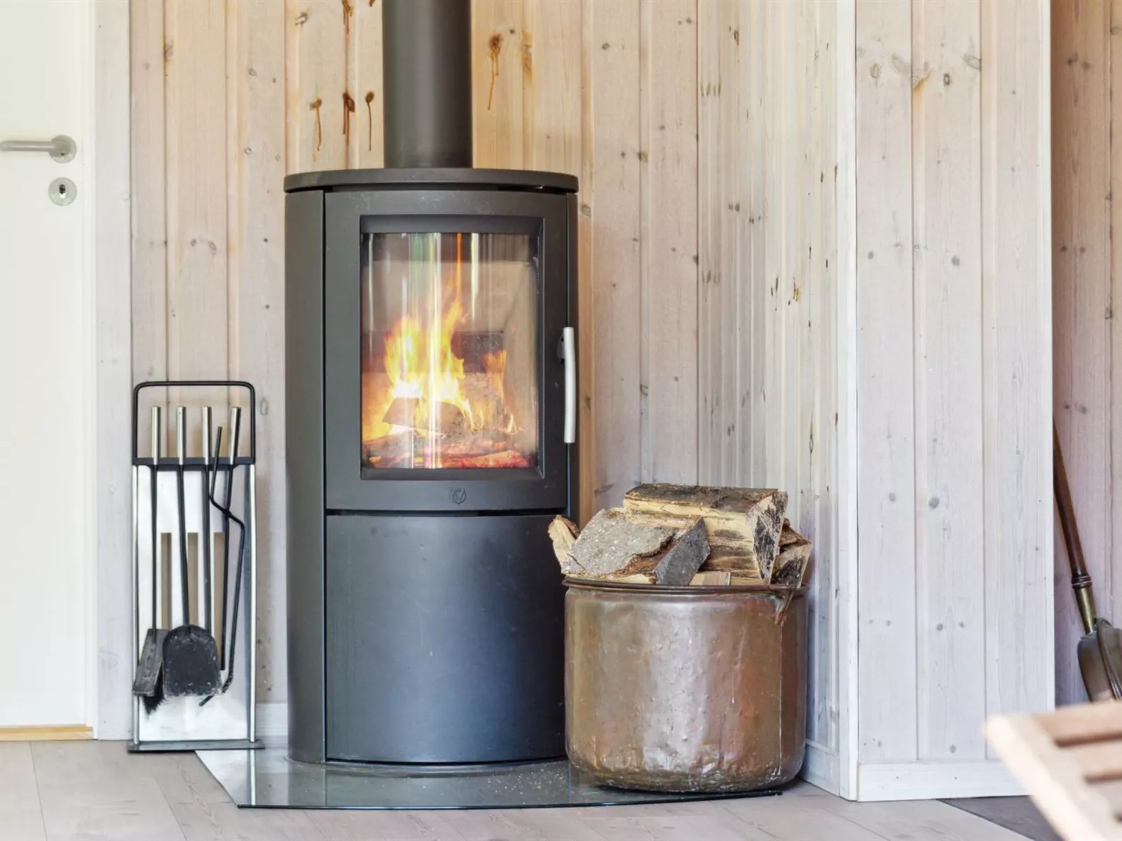 "Myriam" - 50m from the sea-Binnen