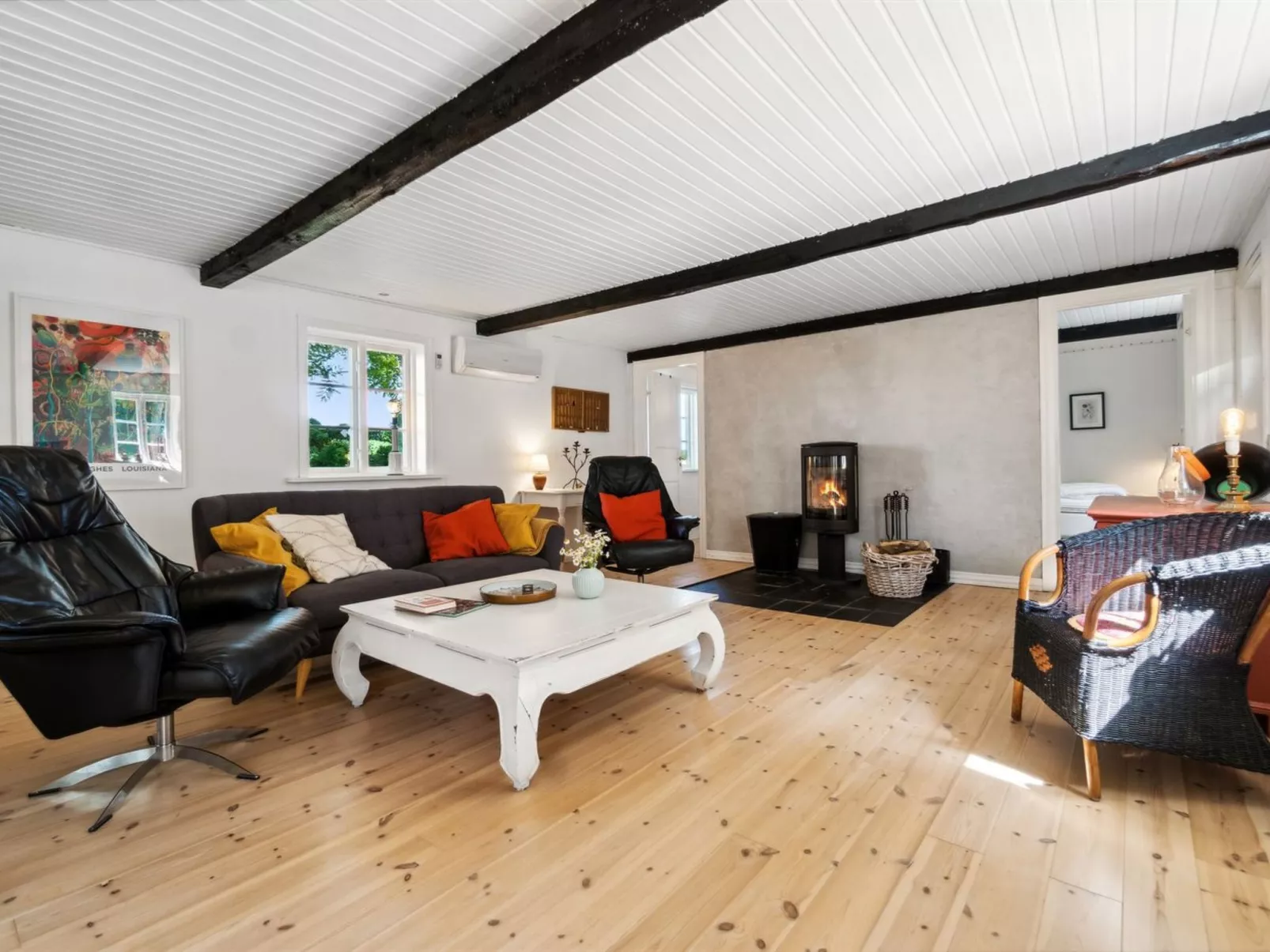 "Héléne" - 2.4km from the sea-Binnen