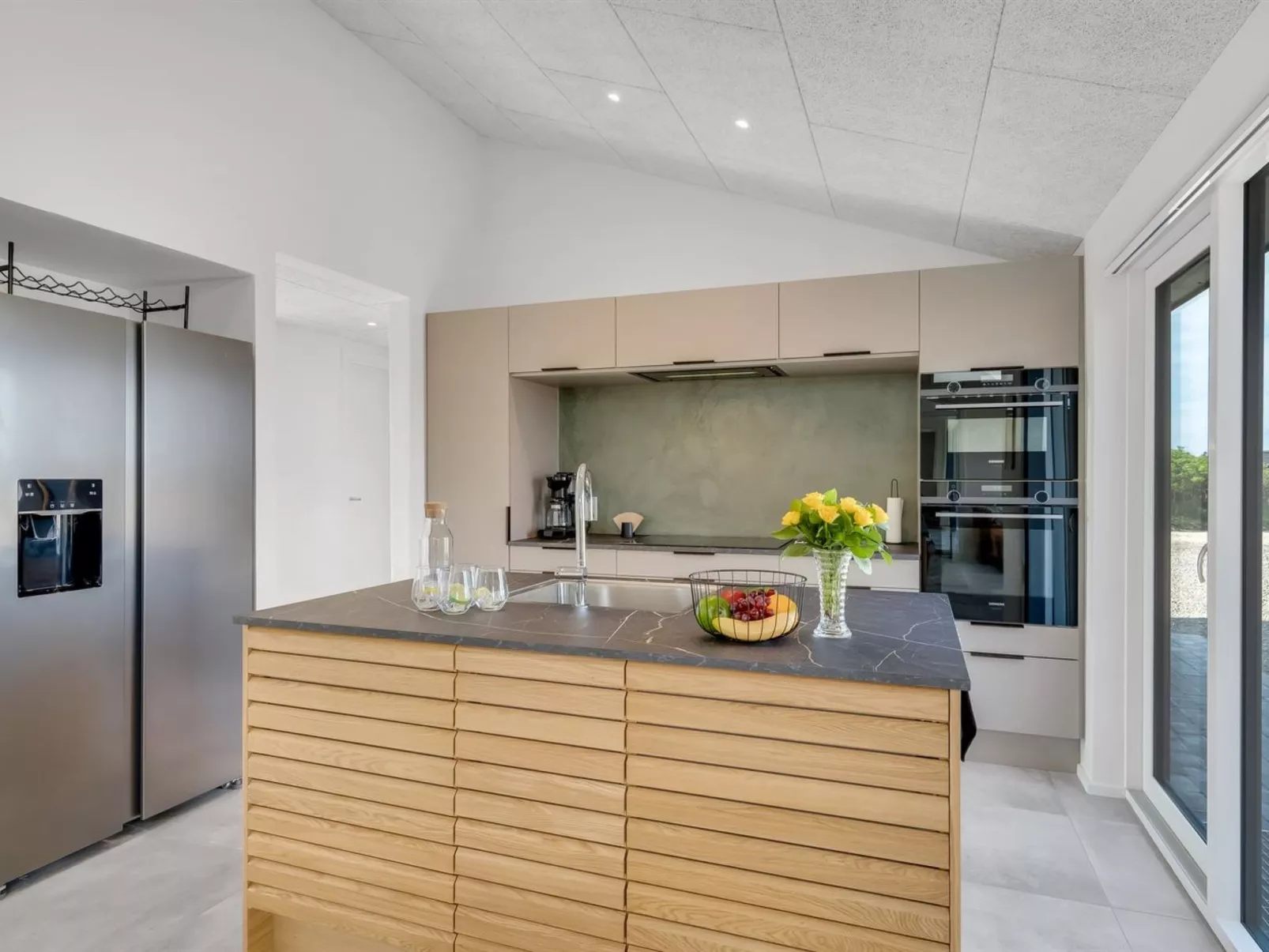 "Helga" - 650m from the sea-Binnen