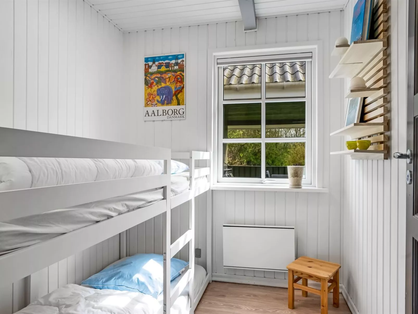 "Hinrich" - 750m from the sea-Binnen