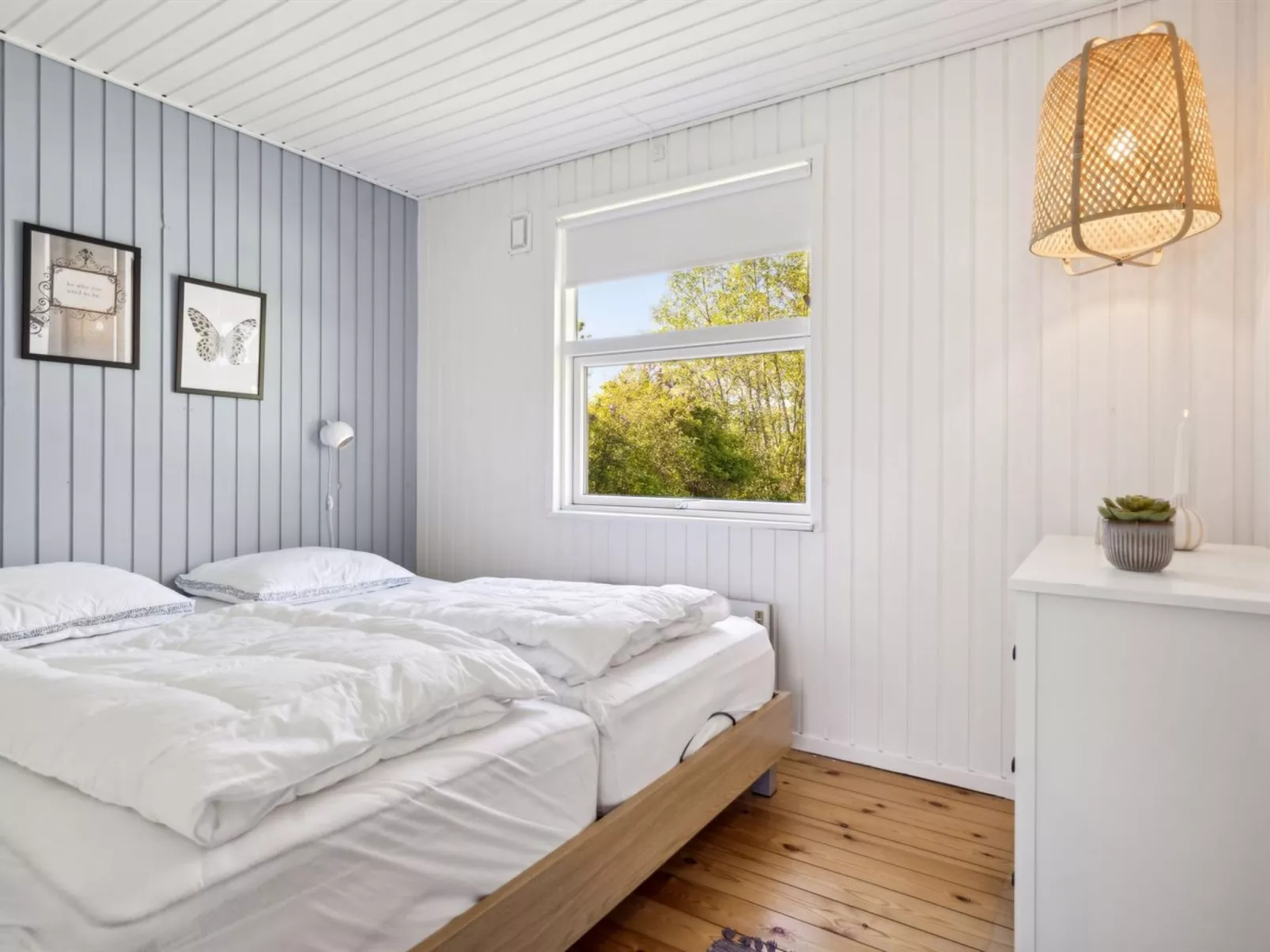 "Aldina" - 400m to the fjord-Binnen