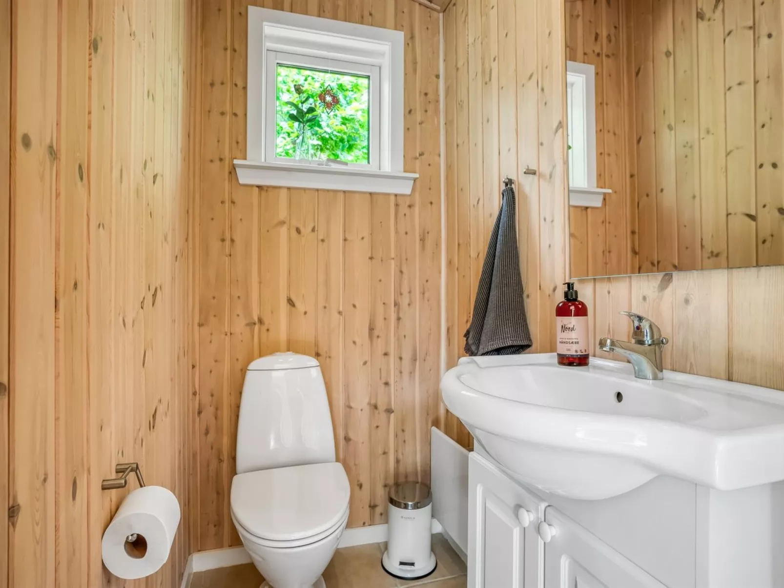 "Mauri" -  from the sea-Binnen