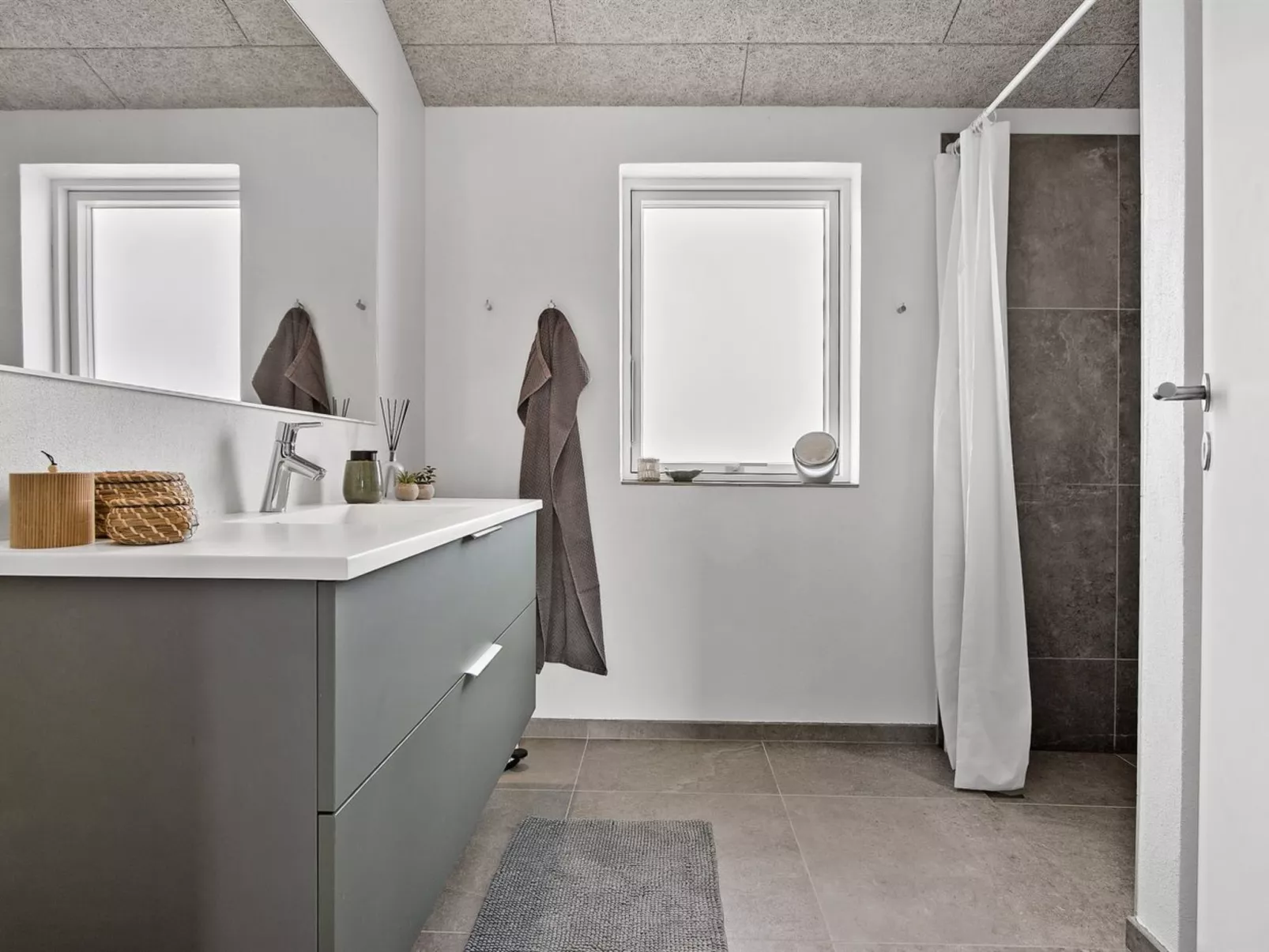 "Frithbjorn" - 900m from the sea-Binnen