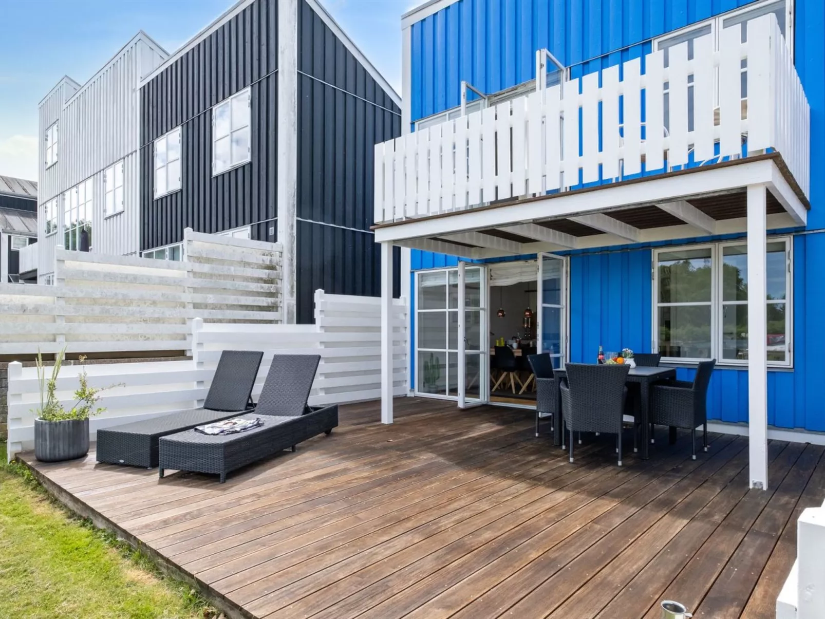 "Jænis" - 10m from the sea-Buiten