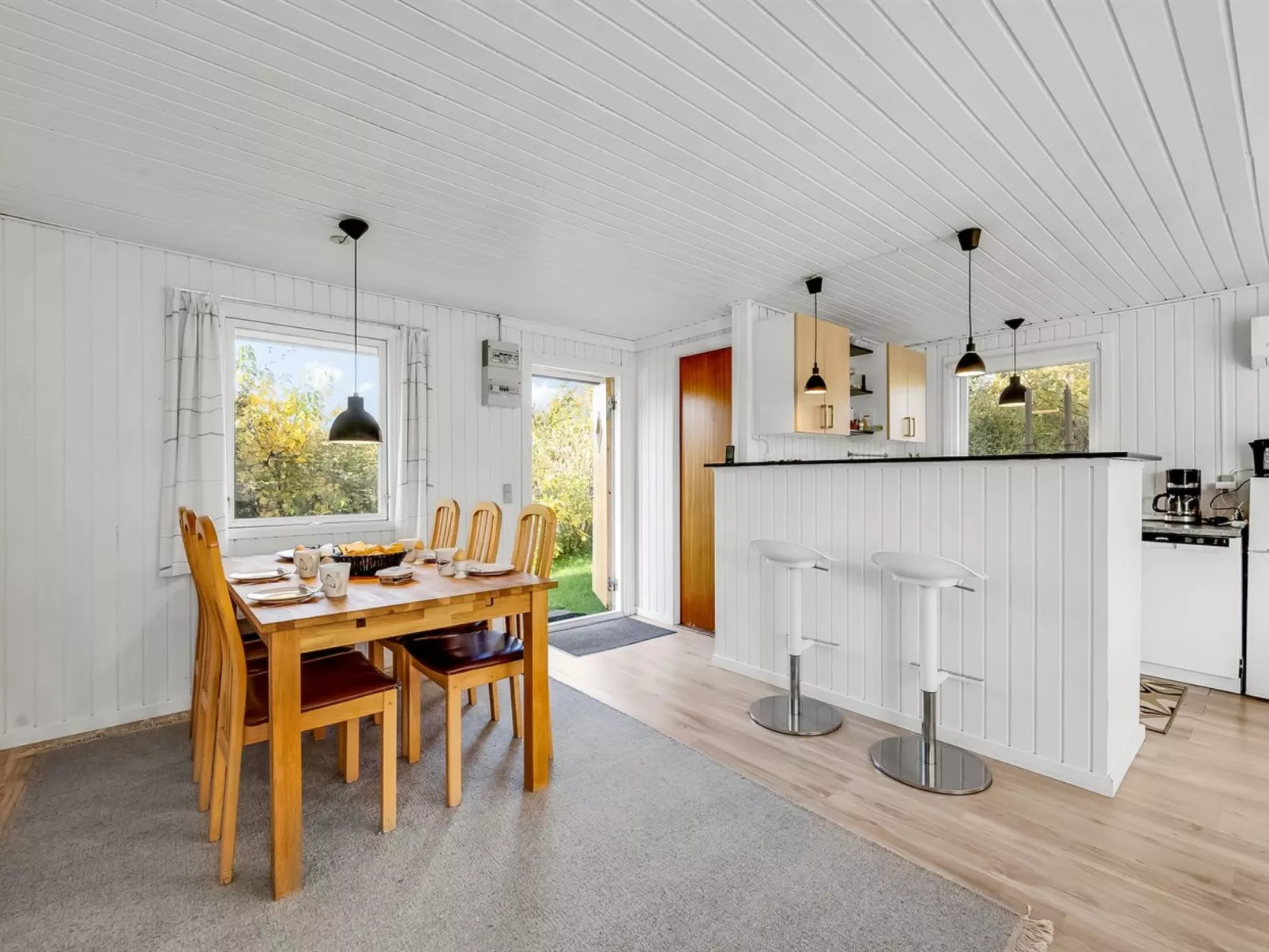 "Pirjo" - 350m to the fjord-Binnen