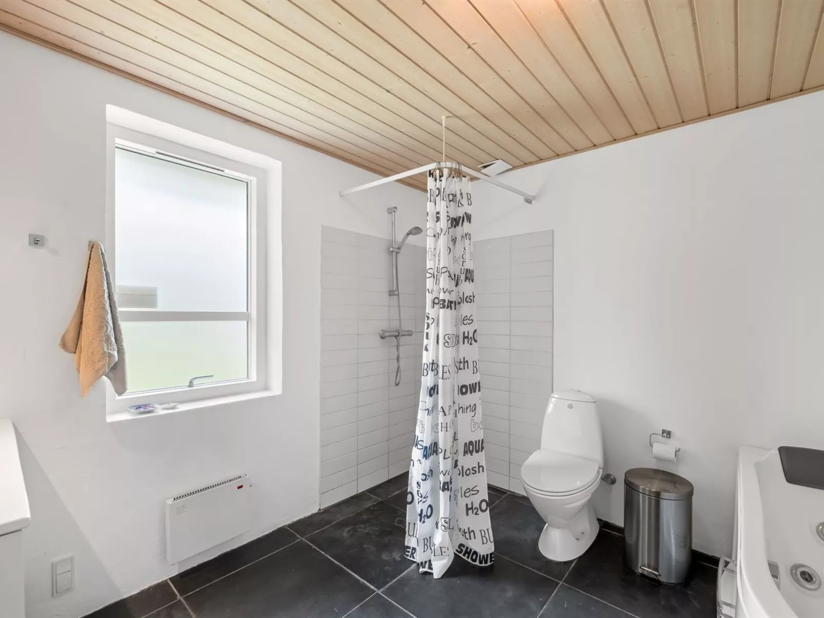 "Trena" - 1.2km to the fjord-Binnen