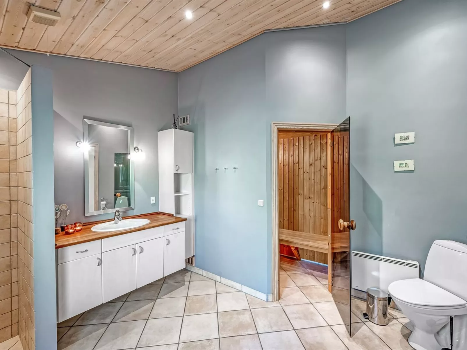 "Efka" - 600m to the fjord-Binnen