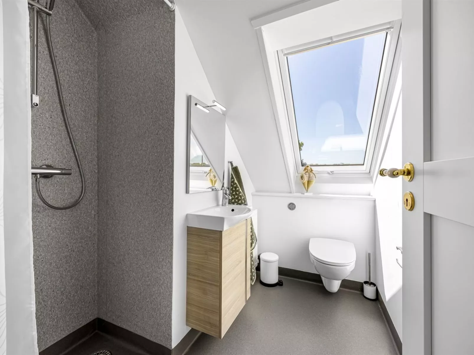 "Solvey" - 400m from the sea-Binnen