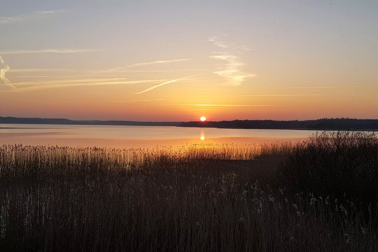 Vreedzame hut in Ebeltoft-Waterzicht
