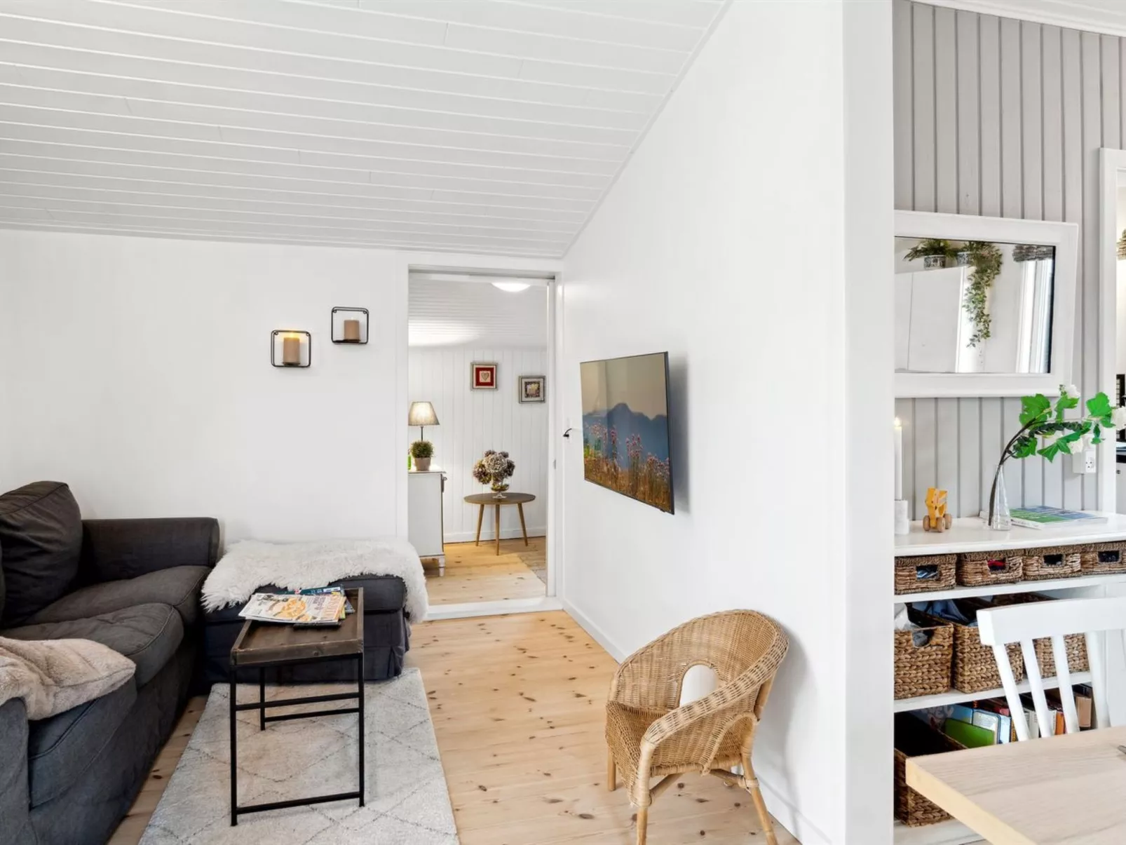 "Holmfridur" - 2km from the sea-Binnen