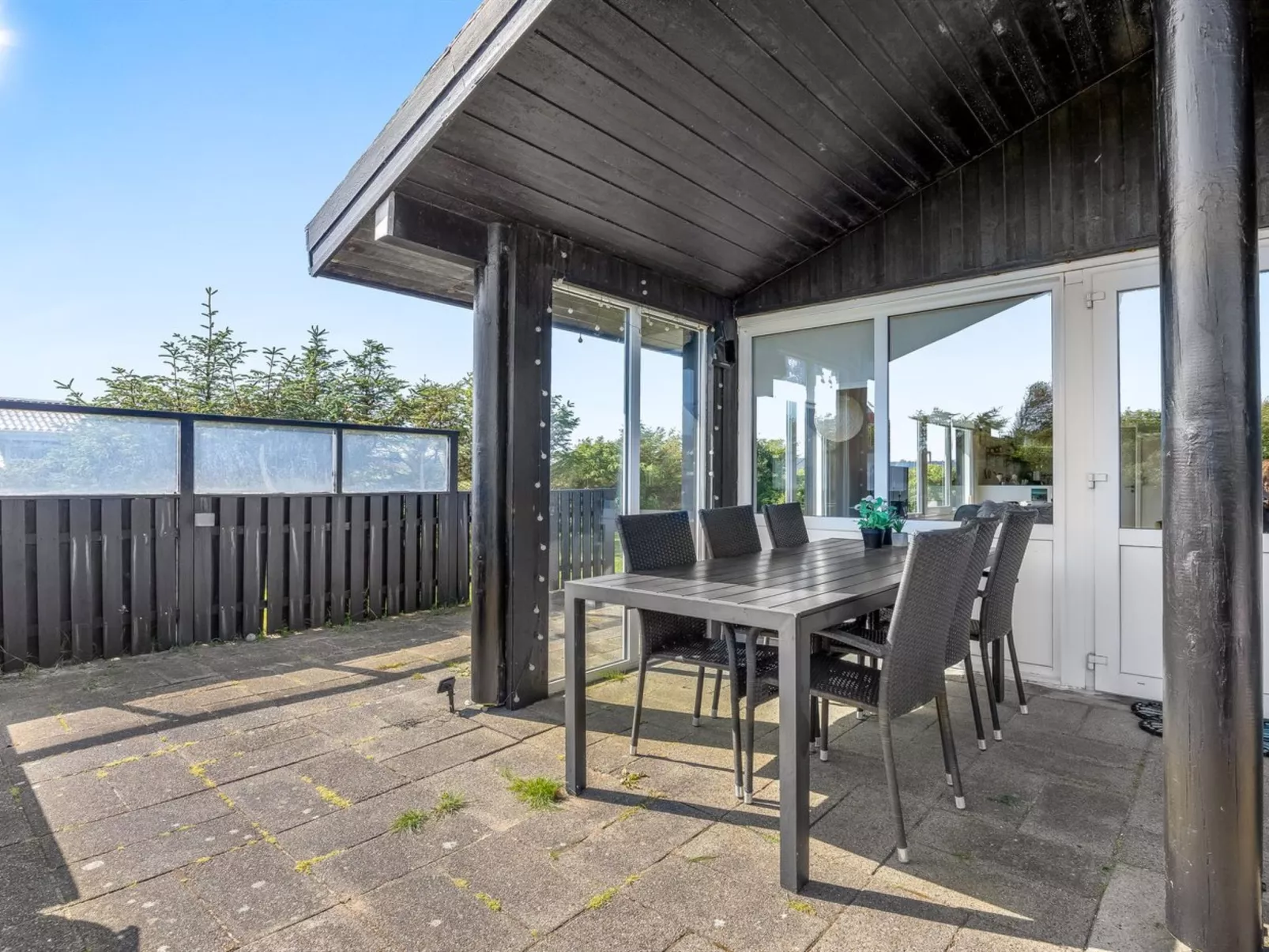 "Erblin" - 400m from the sea-Buiten